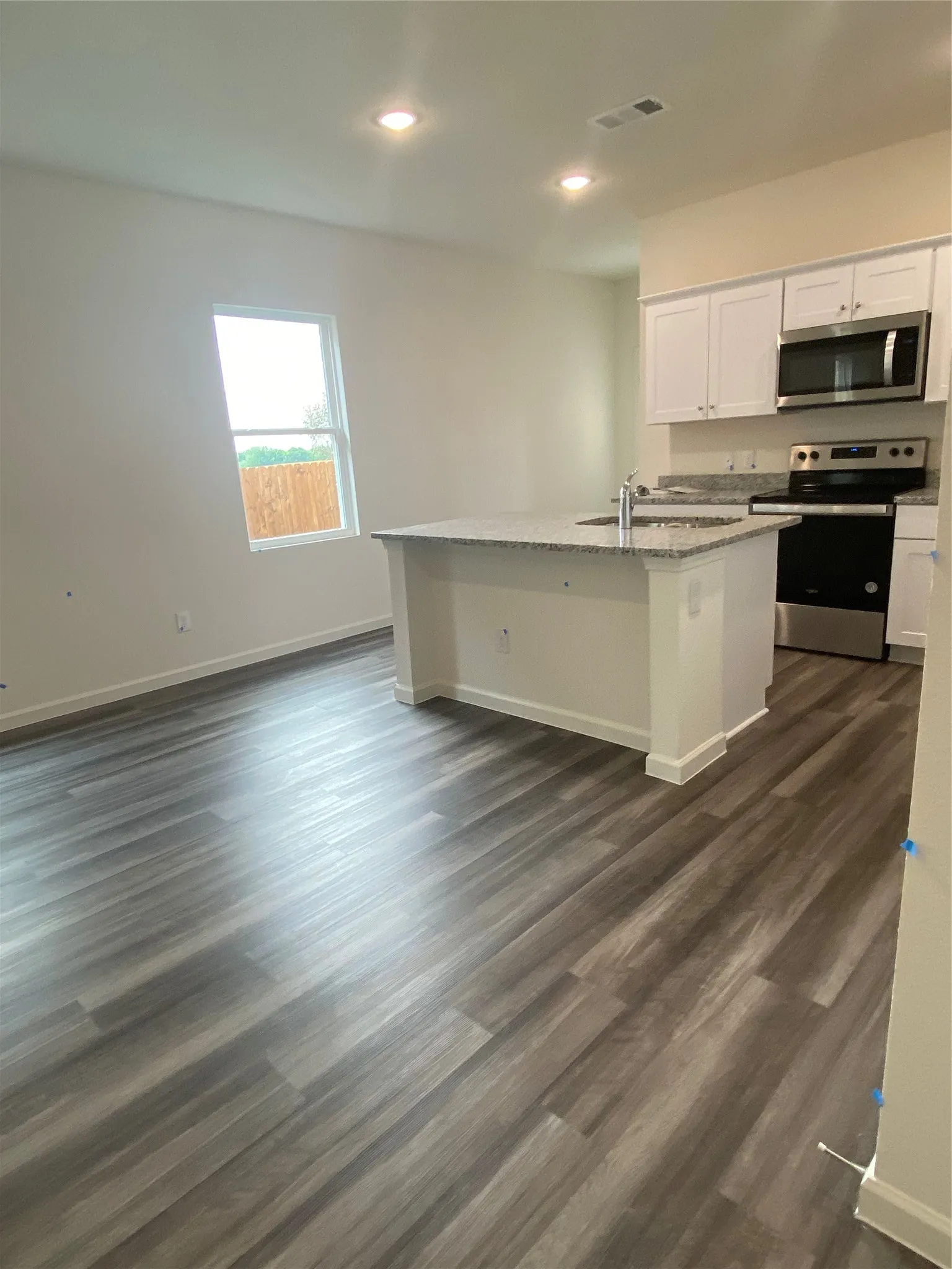 Single Family Residence For Rent in Kaufman County , 6309 Tropicana Lane, Forney, Texas 75126, 3 Bedroom, 2 Bathroom, 2 Garage spaces, 1,412 Sqft, built in 2021, mls#21393485, Real Estate Agent in Forney, Homes For Rent in Kaufman county, Homes For Rent in Forney, Realtor in Forney Texas, Real Estate Brokerage Independent Realty Texas, Luminita Cordes Realtor