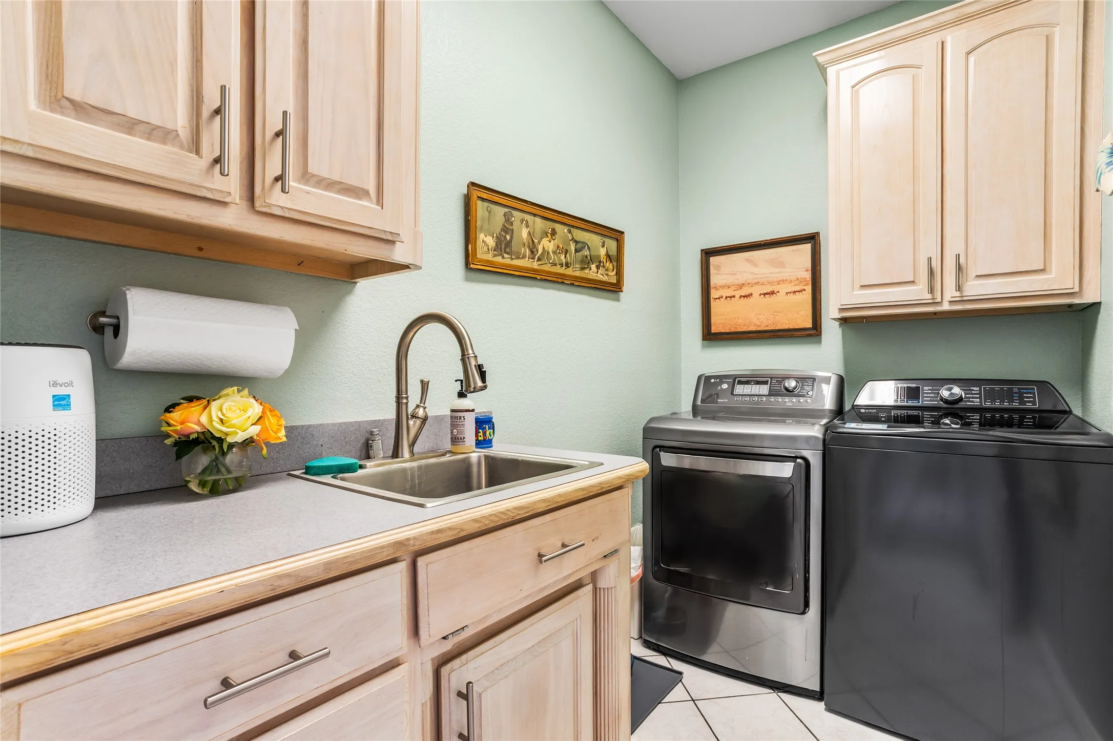 Single Family Residence For Sale in Parker County , 1910 Maplewood Drive, Weatherford, Texas 76087, 3 Bedroom, 3 Bathroom, 2 Garage spaces, 2,911 Sqft, built in 1993, mls#21393489, Real Estate Agent in Weatherford, Homes For Sale in Parker county, Homes For Sale in Weatherford, Realtor in Weatherford Texas, Real Estate Brokerage Independent Realty Texas, Luminita Cordes Realtor