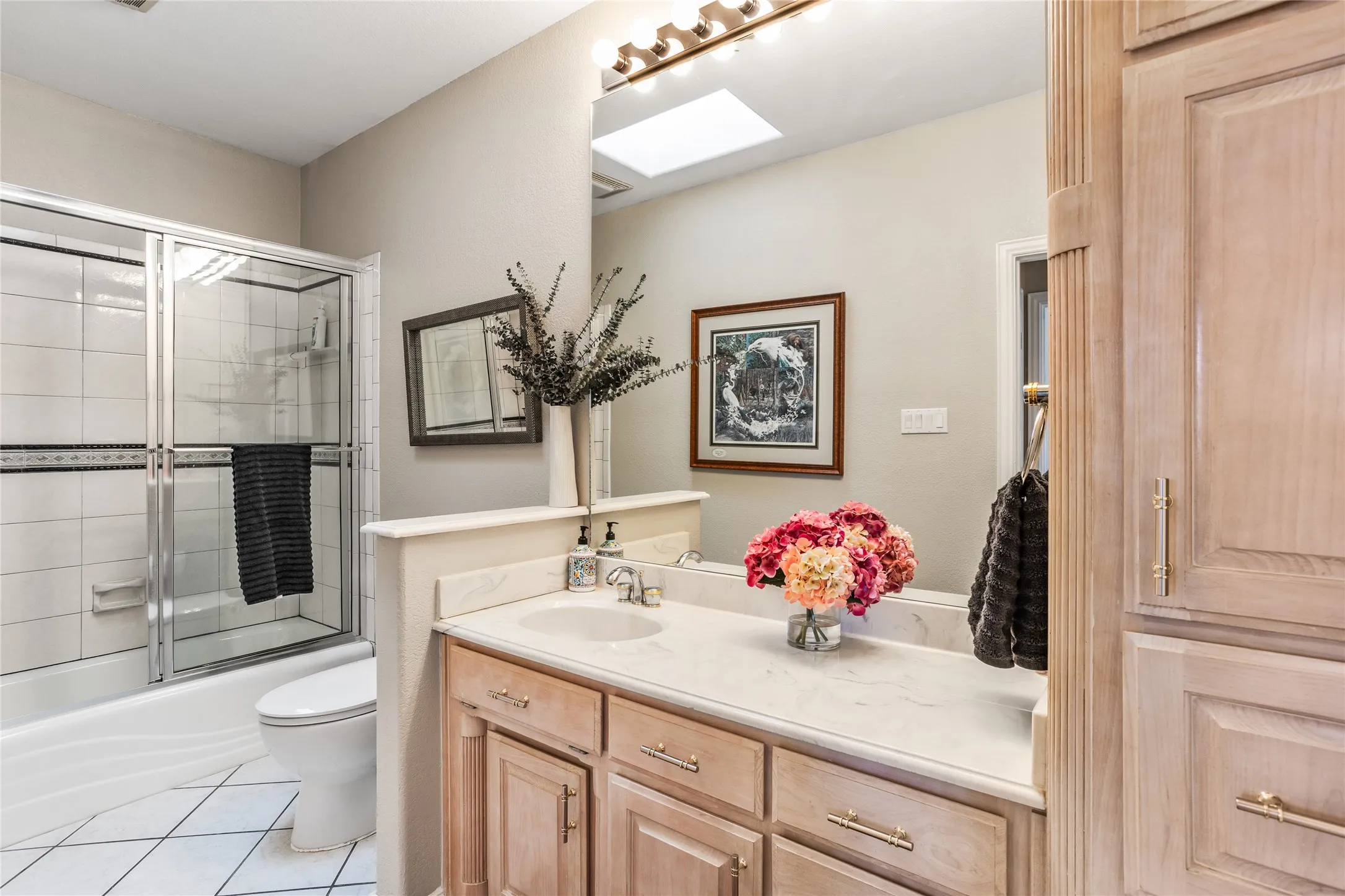 Single Family Residence For Sale in Parker County , 1910 Maplewood Drive, Weatherford, Texas 76087, 3 Bedroom, 3 Bathroom, 2 Garage spaces, 2,911 Sqft, built in 1993, mls#21393489, Real Estate Agent in Weatherford, Homes For Sale in Parker county, Homes For Sale in Weatherford, Realtor in Weatherford Texas, Real Estate Brokerage Independent Realty Texas, Luminita Cordes Realtor