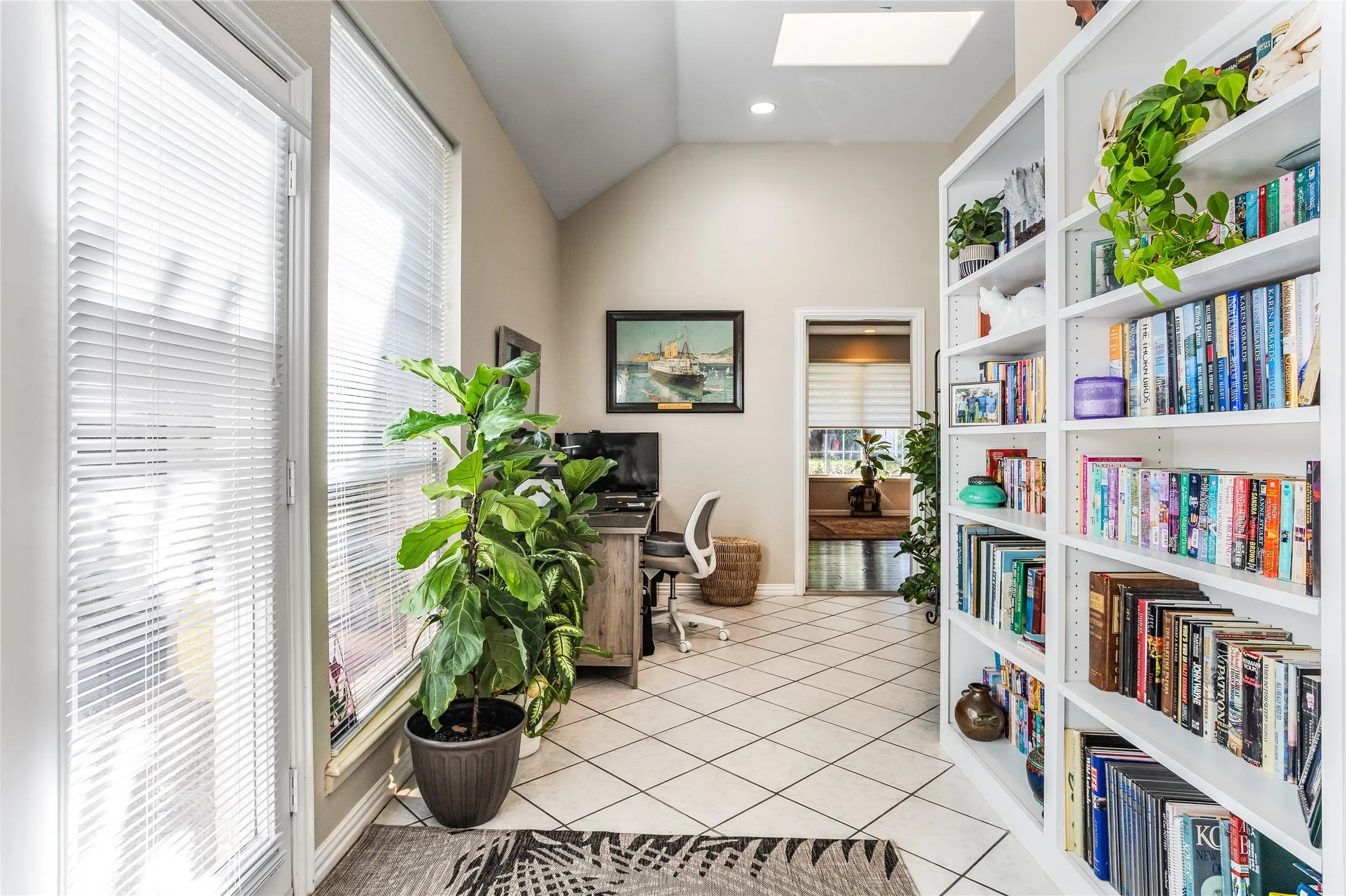 Single Family Residence For Sale in Parker County , 1910 Maplewood Drive, Weatherford, Texas 76087, 3 Bedroom, 3 Bathroom, 2 Garage spaces, 2,911 Sqft, built in 1993, mls#21393489, Real Estate Agent in Weatherford, Homes For Sale in Parker county, Homes For Sale in Weatherford, Realtor in Weatherford Texas, Real Estate Brokerage Independent Realty Texas, Luminita Cordes Realtor