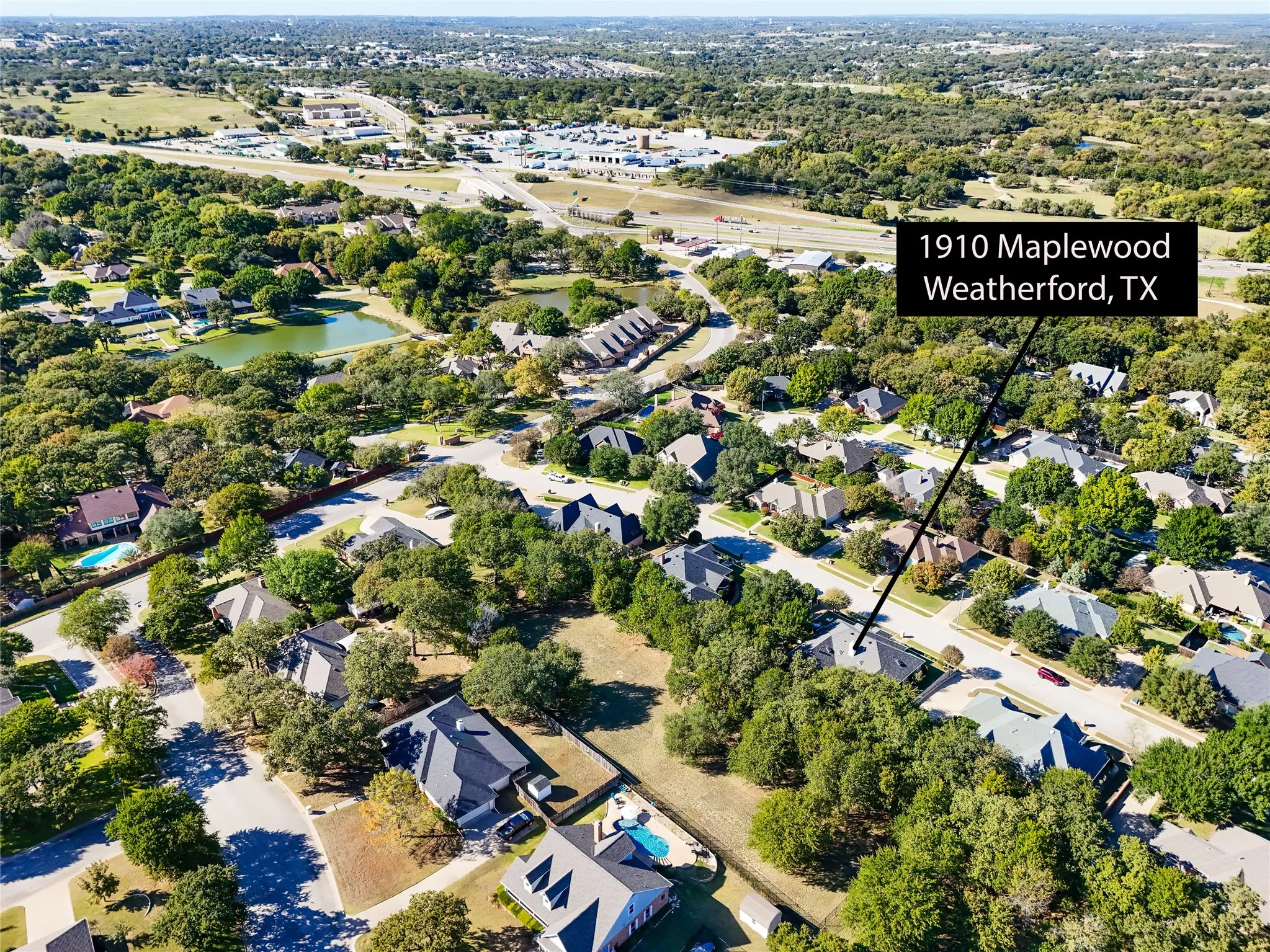 Single Family Residence For Sale in Parker County , 1910 Maplewood Drive, Weatherford, Texas 76087, 3 Bedroom, 3 Bathroom, 2 Garage spaces, 2,911 Sqft, built in 1993, mls#21393489, Real Estate Agent in Weatherford, Homes For Sale in Parker county, Homes For Sale in Weatherford, Realtor in Weatherford Texas, Real Estate Brokerage Independent Realty Texas, Luminita Cordes Realtor