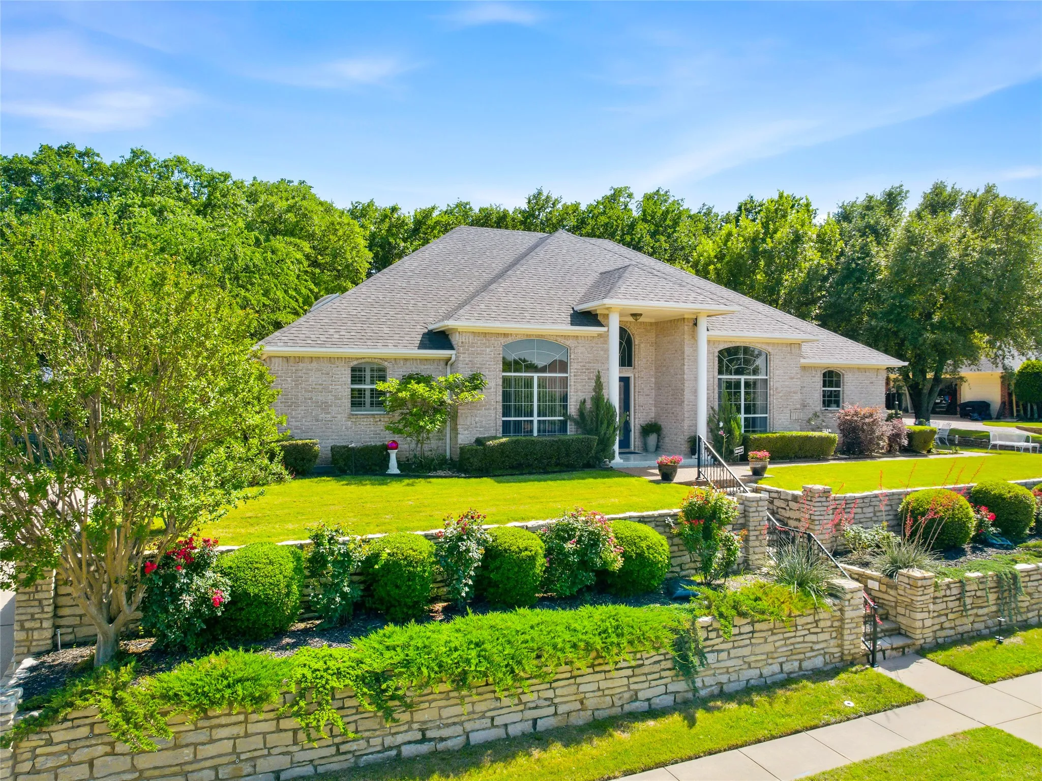 Single Family Residence For Sale in Parker County , 1910 Maplewood Drive, Weatherford, Texas 76087, 3 Bedroom, 3 Bathroom, 2 Garage spaces, 2,911 Sqft, built in 1993, mls#21393489, Real Estate Agent in Weatherford, Homes For Sale in Parker county, Homes For Sale in Weatherford, Realtor in Weatherford Texas, Real Estate Brokerage Independent Realty Texas, Luminita Cordes Realtor