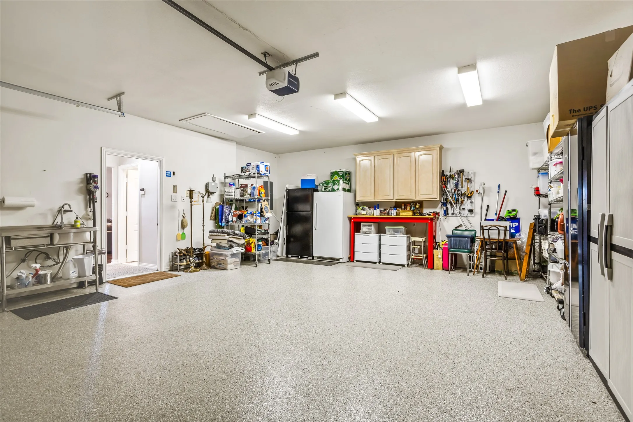 Single Family Residence For Sale in Parker County , 1910 Maplewood Drive, Weatherford, Texas 76087, 3 Bedroom, 3 Bathroom, 2 Garage spaces, 2,911 Sqft, built in 1993, mls#21393489, Real Estate Agent in Weatherford, Homes For Sale in Parker county, Homes For Sale in Weatherford, Realtor in Weatherford Texas, Real Estate Brokerage Independent Realty Texas, Luminita Cordes Realtor
