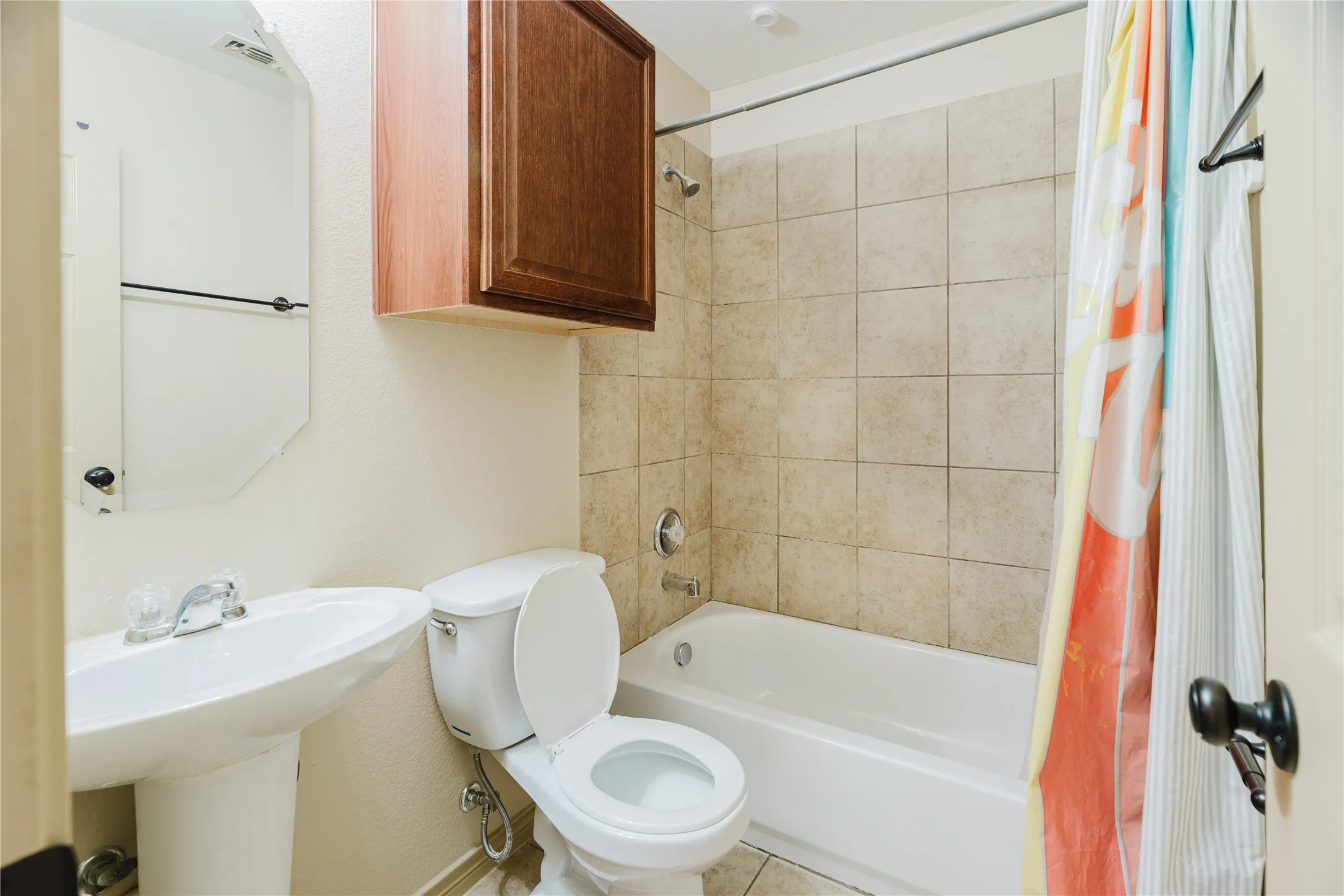 Townhouse For Rent in Tarrant County , 12604 Bay Avenue, Fort Worth, Texas 76040, 3 Bedroom, 3 Bathroom, 1 Garage spaces, 1,880 Sqft, built in 2010, mls#21393493, Real Estate Agent in Fort Worth, Homes For Rent in Tarrant county, Homes For Rent in Fort Worth, Realtor in Fort Worth Texas, Real Estate Brokerage Independent Realty Texas, Luminita Cordes Realtor
