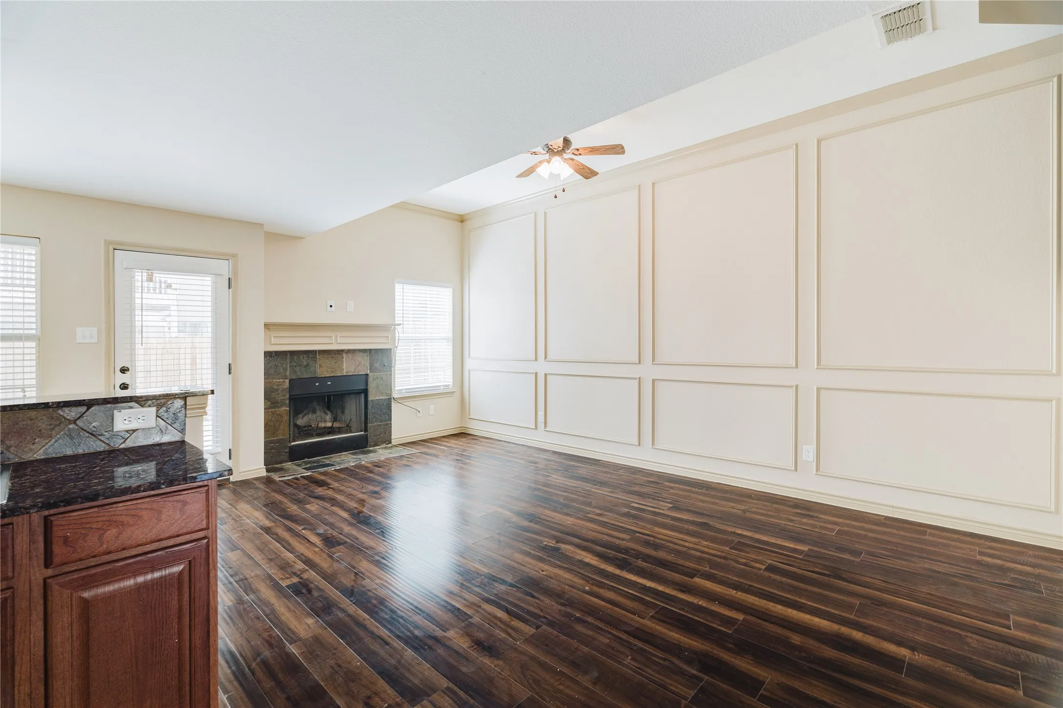 Townhouse For Rent in Tarrant County , 12604 Bay Avenue, Fort Worth, Texas 76040, 3 Bedroom, 3 Bathroom, 1 Garage spaces, 1,880 Sqft, built in 2010, mls#21393493, Real Estate Agent in Fort Worth, Homes For Rent in Tarrant county, Homes For Rent in Fort Worth, Realtor in Fort Worth Texas, Real Estate Brokerage Independent Realty Texas, Luminita Cordes Realtor