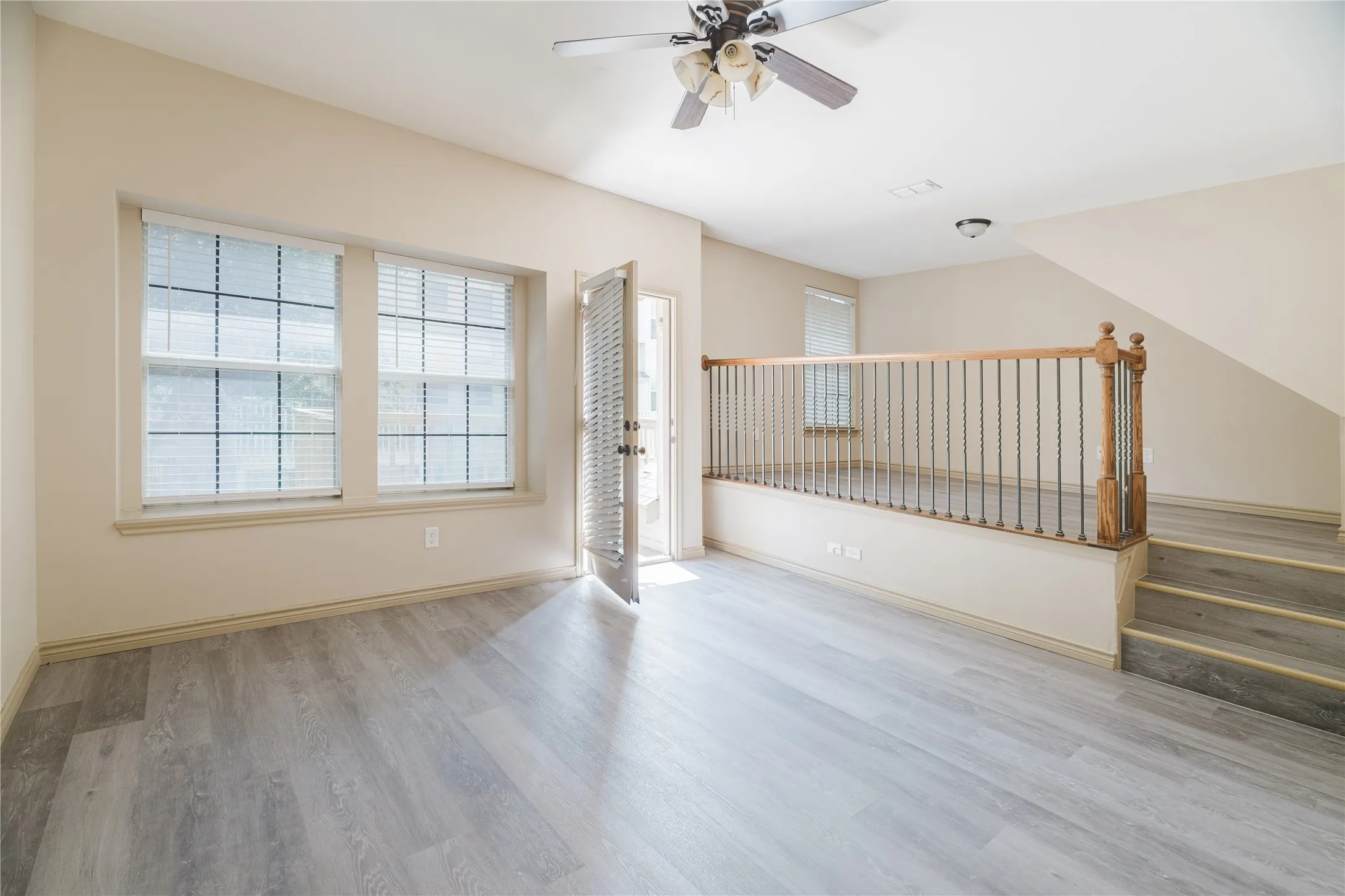 Townhouse For Rent in Tarrant County , 12604 Bay Avenue, Fort Worth, Texas 76040, 3 Bedroom, 3 Bathroom, 1 Garage spaces, 1,880 Sqft, built in 2010, mls#21393493, Real Estate Agent in Fort Worth, Homes For Rent in Tarrant county, Homes For Rent in Fort Worth, Realtor in Fort Worth Texas, Real Estate Brokerage Independent Realty Texas, Luminita Cordes Realtor