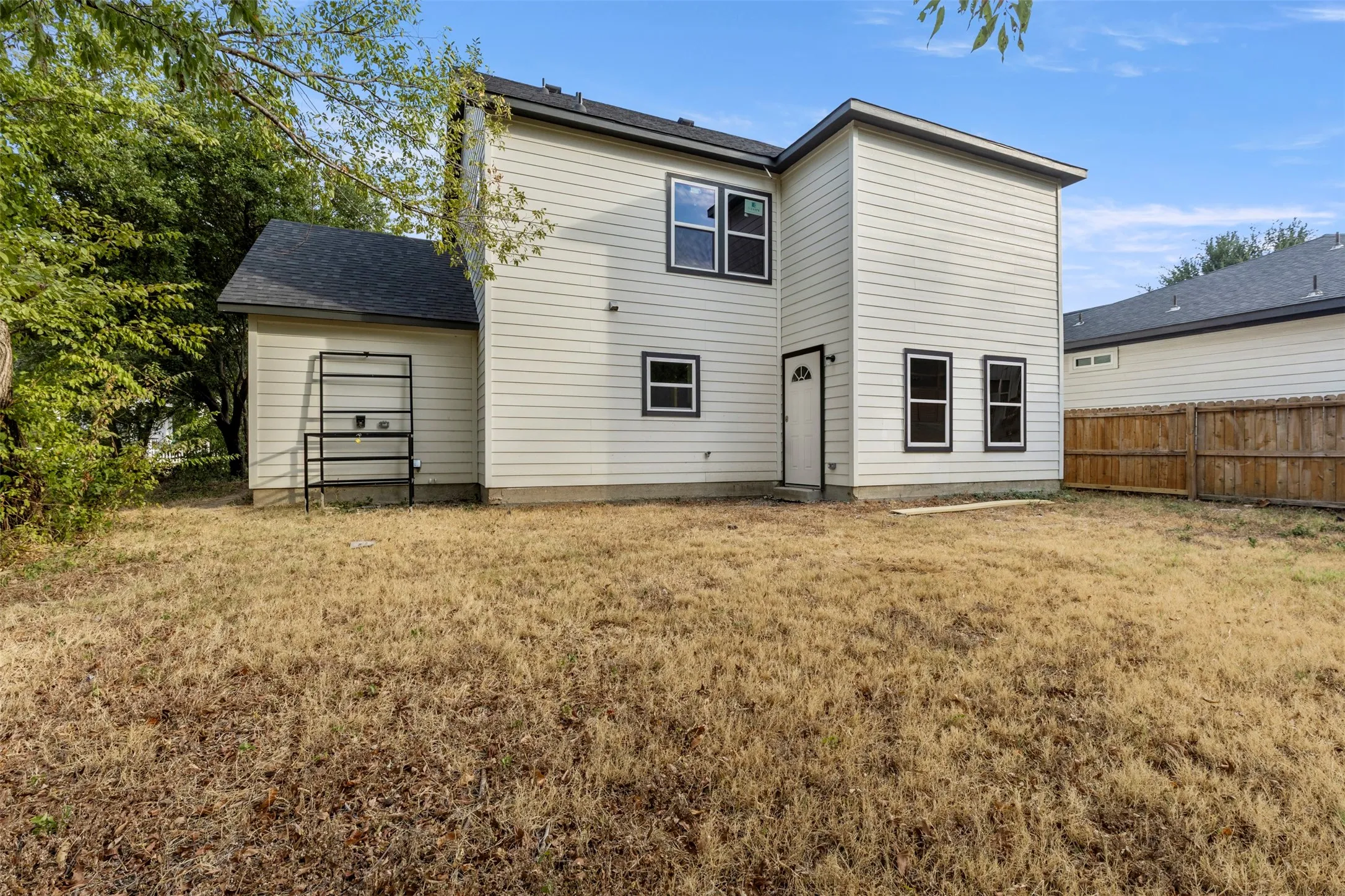 Single Family Residence For Sale in Dallas County , 4311 Montie Street, Dallas, Texas 75210, 3 Bedroom, 3 Bathroom, 1 Garage spaces, 1,695 Sqft, built in 2023, mls#21393192, Real Estate Agent in Dallas, Homes For Sale in Dallas county, Homes For Sale in Dallas, Realtor in Dallas Texas, Real Estate Brokerage Independent Realty Texas, Luminita Cordes Realtor