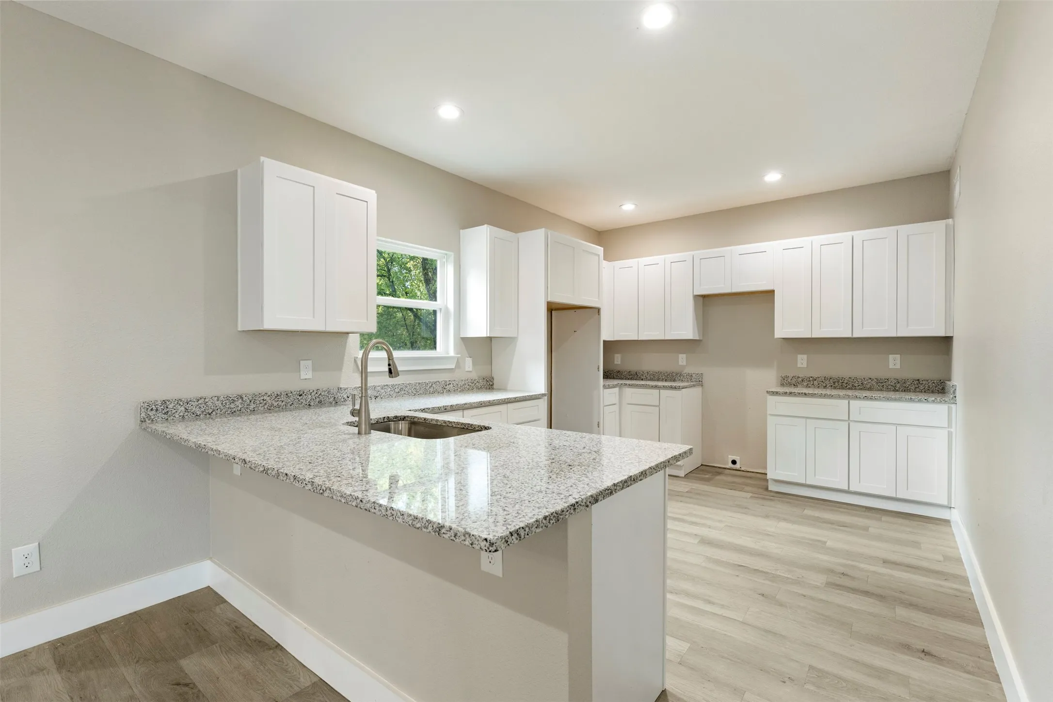 Single Family Residence For Sale in Dallas County , 4311 Montie Street, Dallas, Texas 75210, 3 Bedroom, 3 Bathroom, 1 Garage spaces, 1,695 Sqft, built in 2023, mls#21393192, Real Estate Agent in Dallas, Homes For Sale in Dallas county, Homes For Sale in Dallas, Realtor in Dallas Texas, Real Estate Brokerage Independent Realty Texas, Luminita Cordes Realtor
