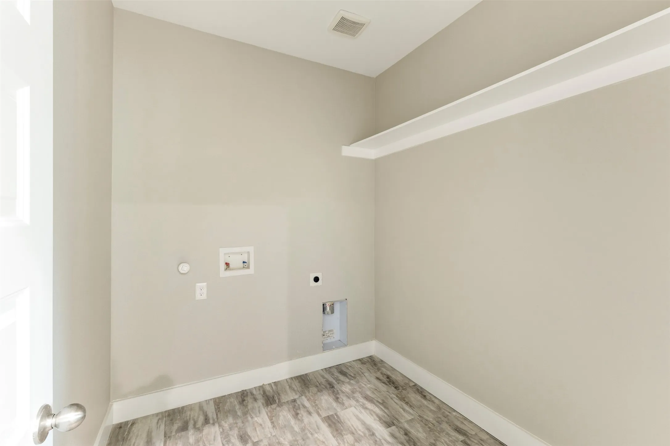 Single Family Residence For Sale in Dallas County , 4311 Montie Street, Dallas, Texas 75210, 3 Bedroom, 3 Bathroom, 1 Garage spaces, 1,695 Sqft, built in 2023, mls#21393192, Real Estate Agent in Dallas, Homes For Sale in Dallas county, Homes For Sale in Dallas, Realtor in Dallas Texas, Real Estate Brokerage Independent Realty Texas, Luminita Cordes Realtor
