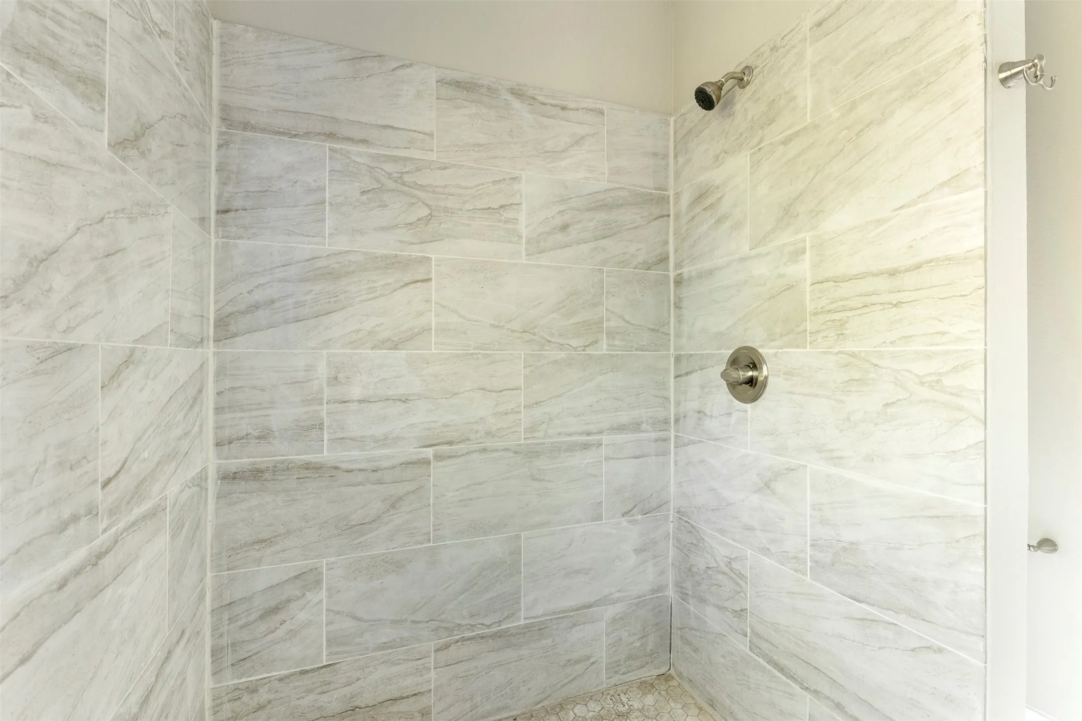 Single Family Residence For Sale in Dallas County , 4311 Montie Street, Dallas, Texas 75210, 3 Bedroom, 3 Bathroom, 1 Garage spaces, 1,695 Sqft, built in 2023, mls#21393192, Real Estate Agent in Dallas, Homes For Sale in Dallas county, Homes For Sale in Dallas, Realtor in Dallas Texas, Real Estate Brokerage Independent Realty Texas, Luminita Cordes Realtor