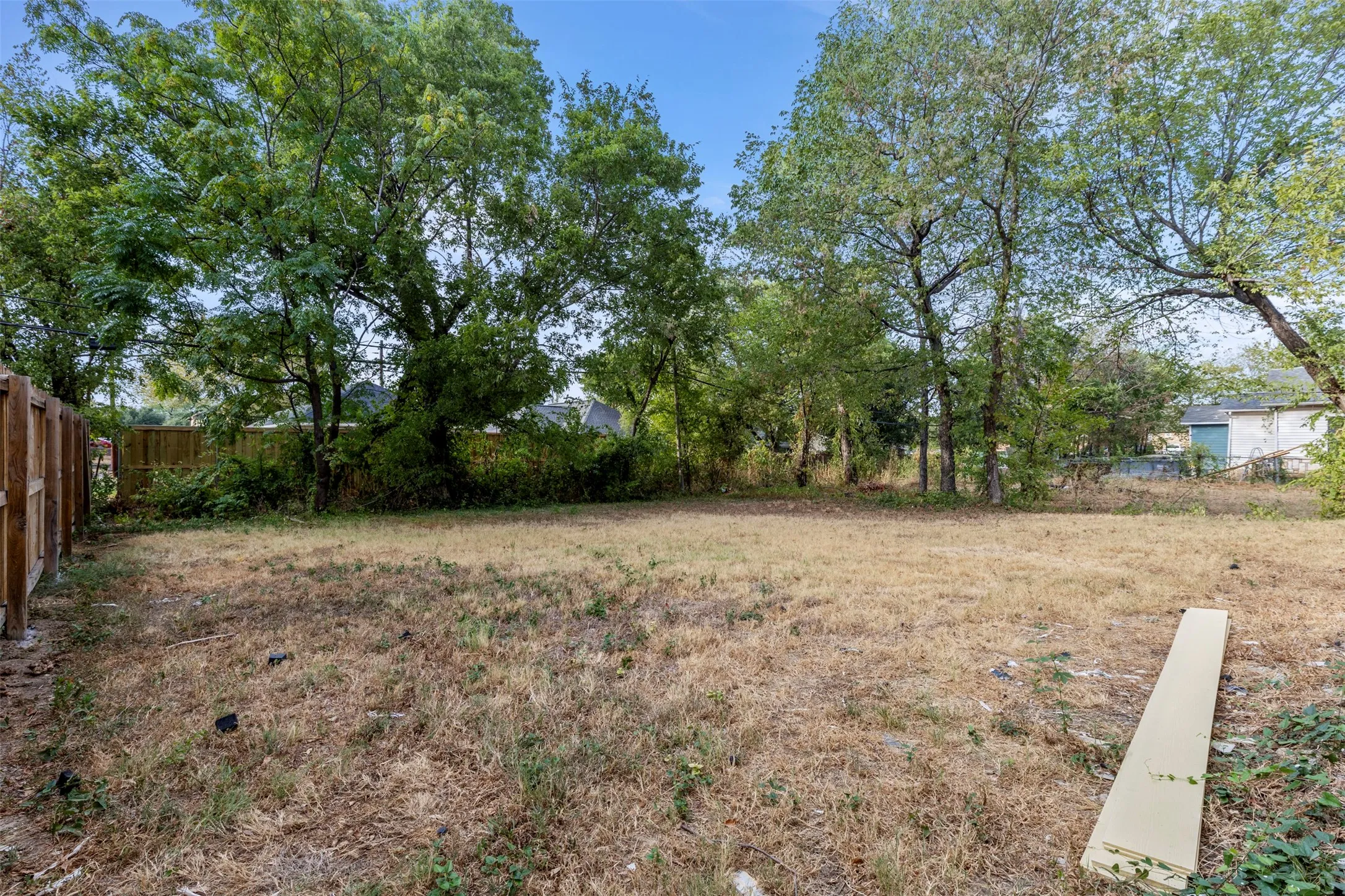Single Family Residence For Sale in Dallas County , 4311 Montie Street, Dallas, Texas 75210, 3 Bedroom, 3 Bathroom, 1 Garage spaces, 1,695 Sqft, built in 2023, mls#21393192, Real Estate Agent in Dallas, Homes For Sale in Dallas county, Homes For Sale in Dallas, Realtor in Dallas Texas, Real Estate Brokerage Independent Realty Texas, Luminita Cordes Realtor