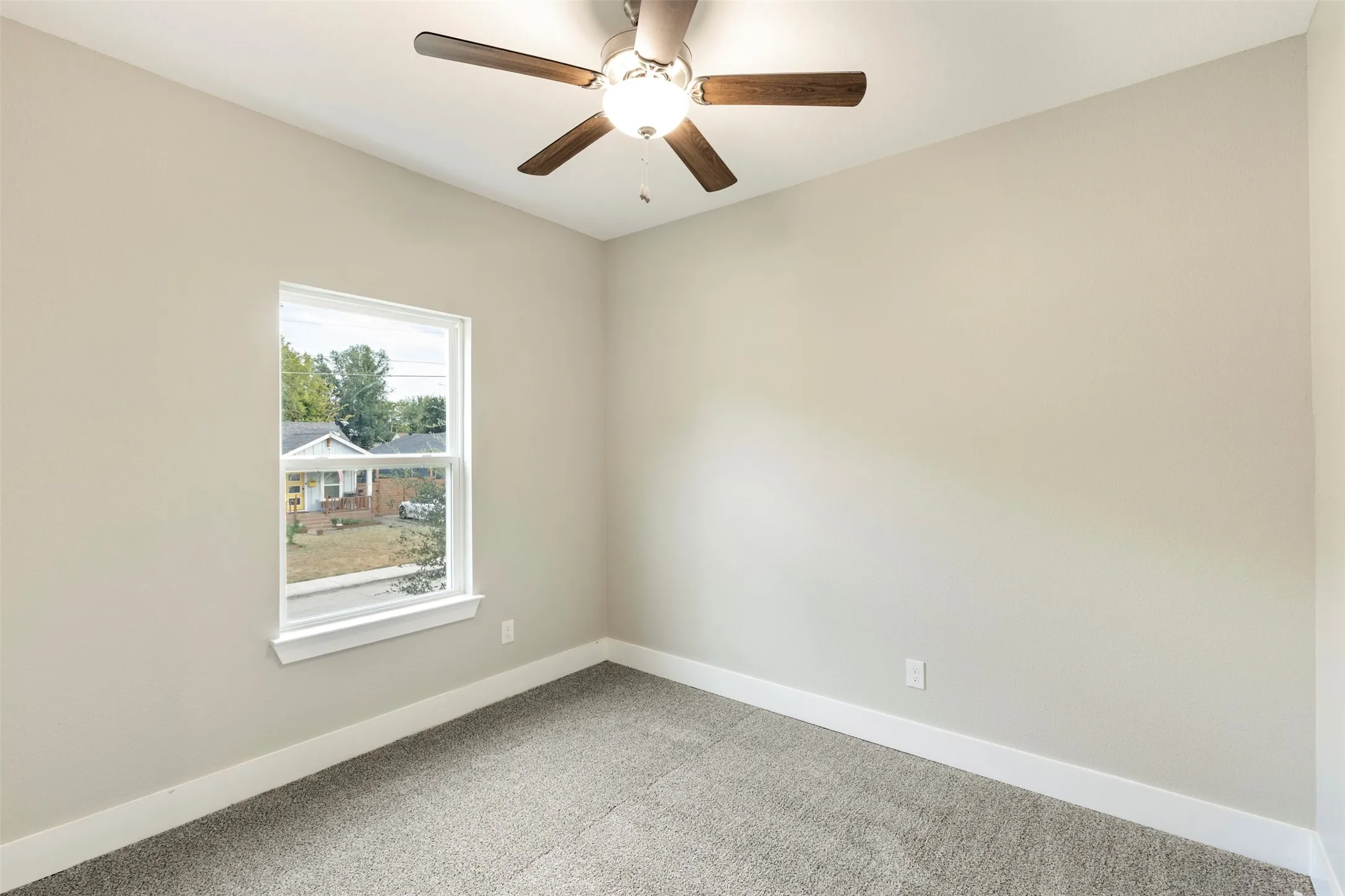 Single Family Residence For Sale in Dallas County , 4311 Montie Street, Dallas, Texas 75210, 3 Bedroom, 3 Bathroom, 1 Garage spaces, 1,695 Sqft, built in 2023, mls#21393192, Real Estate Agent in Dallas, Homes For Sale in Dallas county, Homes For Sale in Dallas, Realtor in Dallas Texas, Real Estate Brokerage Independent Realty Texas, Luminita Cordes Realtor