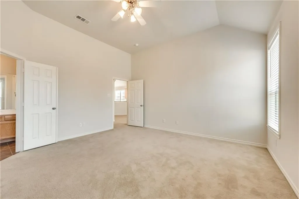 Single Family Residence For Rent in Denton County , 5601 Millers Creek Drive, Denton, Texas 76226, 3 Bedroom, 2 Bathroom, 2 Garage spaces, 2,015 Sqft, built in 2006, mls#21393474, Real Estate Agent in Denton, Homes For Rent in Denton county, Homes For Rent in Denton, Realtor in Denton Texas, Real Estate Brokerage Independent Realty Texas, Luminita Cordes Realtor