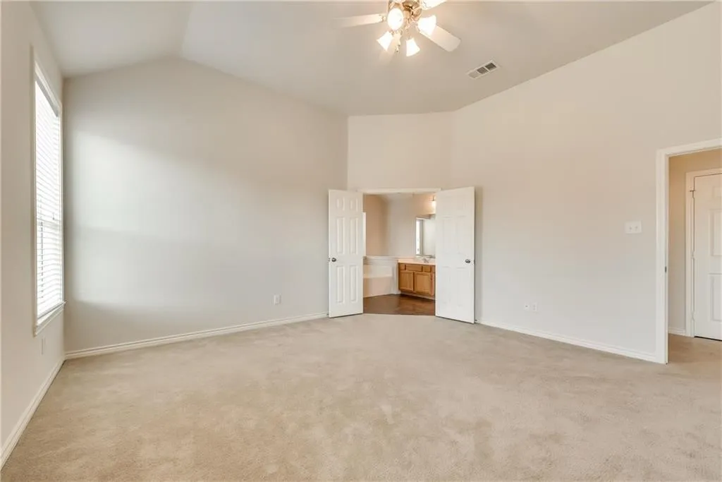 Single Family Residence For Rent in Denton County , 5601 Millers Creek Drive, Denton, Texas 76226, 3 Bedroom, 2 Bathroom, 2 Garage spaces, 2,015 Sqft, built in 2006, mls#21393474, Real Estate Agent in Denton, Homes For Rent in Denton county, Homes For Rent in Denton, Realtor in Denton Texas, Real Estate Brokerage Independent Realty Texas, Luminita Cordes Realtor