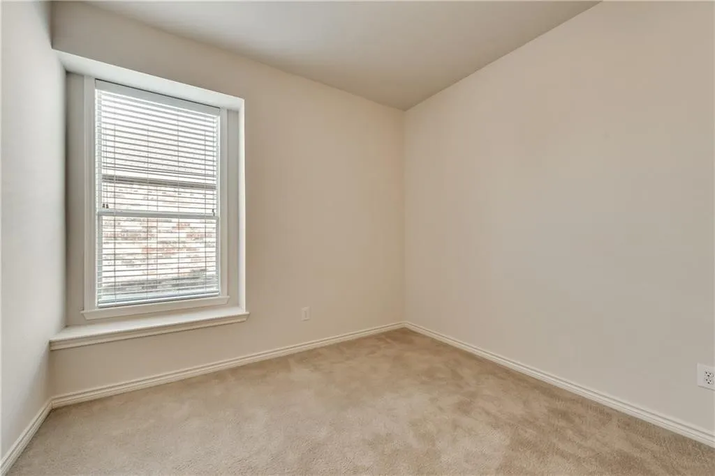 Single Family Residence For Rent in Denton County , 5601 Millers Creek Drive, Denton, Texas 76226, 3 Bedroom, 2 Bathroom, 2 Garage spaces, 2,015 Sqft, built in 2006, mls#21393474, Real Estate Agent in Denton, Homes For Rent in Denton county, Homes For Rent in Denton, Realtor in Denton Texas, Real Estate Brokerage Independent Realty Texas, Luminita Cordes Realtor
