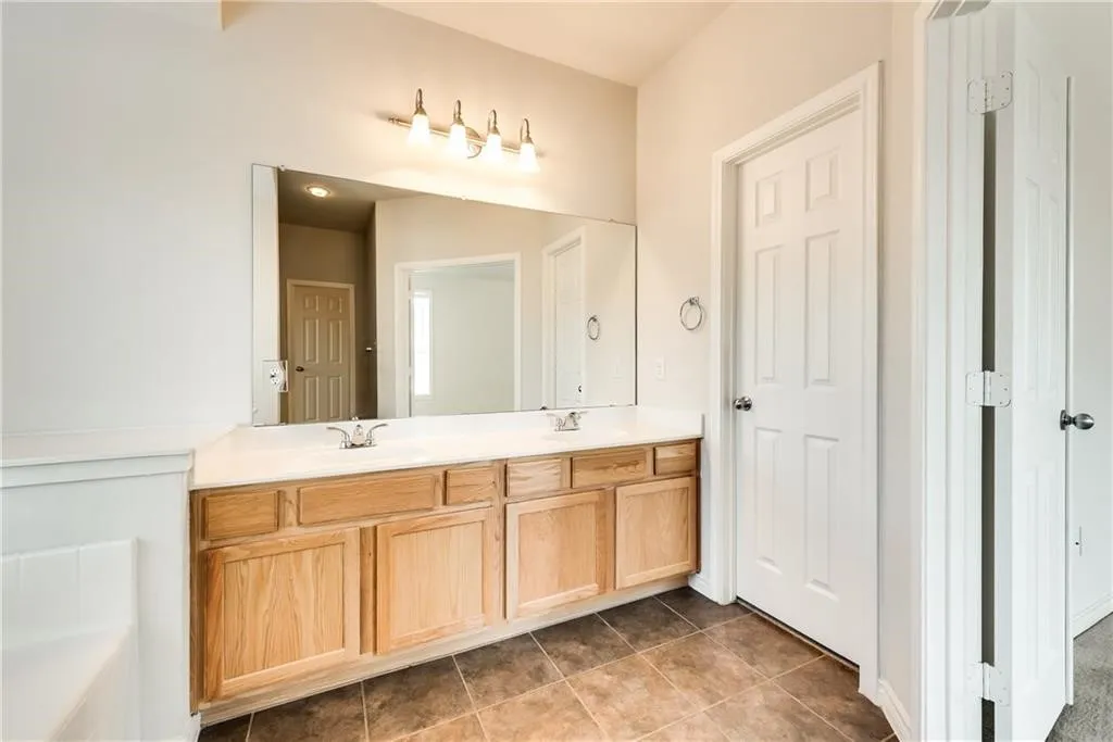 Single Family Residence For Rent in Denton County , 5601 Millers Creek Drive, Denton, Texas 76226, 3 Bedroom, 2 Bathroom, 2 Garage spaces, 2,015 Sqft, built in 2006, mls#21393474, Real Estate Agent in Denton, Homes For Rent in Denton county, Homes For Rent in Denton, Realtor in Denton Texas, Real Estate Brokerage Independent Realty Texas, Luminita Cordes Realtor