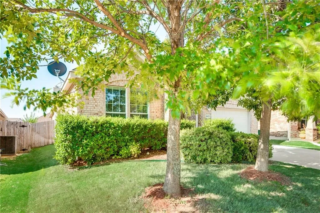 Single Family Residence For Rent in Denton County , 5601 Millers Creek Drive, Denton, Texas 76226, 3 Bedroom, 2 Bathroom, 2 Garage spaces, 2,015 Sqft, built in 2006, mls#21393474, Real Estate Agent in Denton, Homes For Rent in Denton county, Homes For Rent in Denton, Realtor in Denton Texas, Real Estate Brokerage Independent Realty Texas, Luminita Cordes Realtor