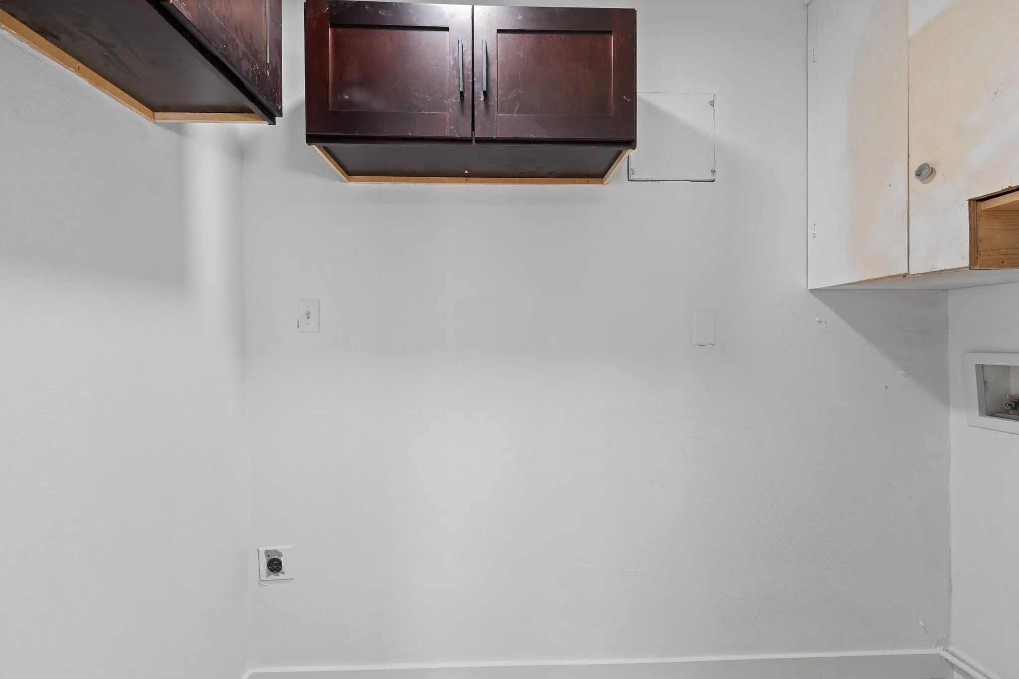 Single Family Residence For Sale in Dallas County , 909 15th Street, Grand Prairie, Texas 75050, 3 Bedroom, 2 Bathroom, Garage spaces, 1,938 Sqft, built in 1956, mls#21392856, Real Estate Agent in Grand Prairie, Homes For Sale in Dallas county, Homes For Sale in Grand Prairie, Realtor in Grand Prairie Texas, Real Estate Brokerage Independent Realty Texas, Luminita Cordes Realtor