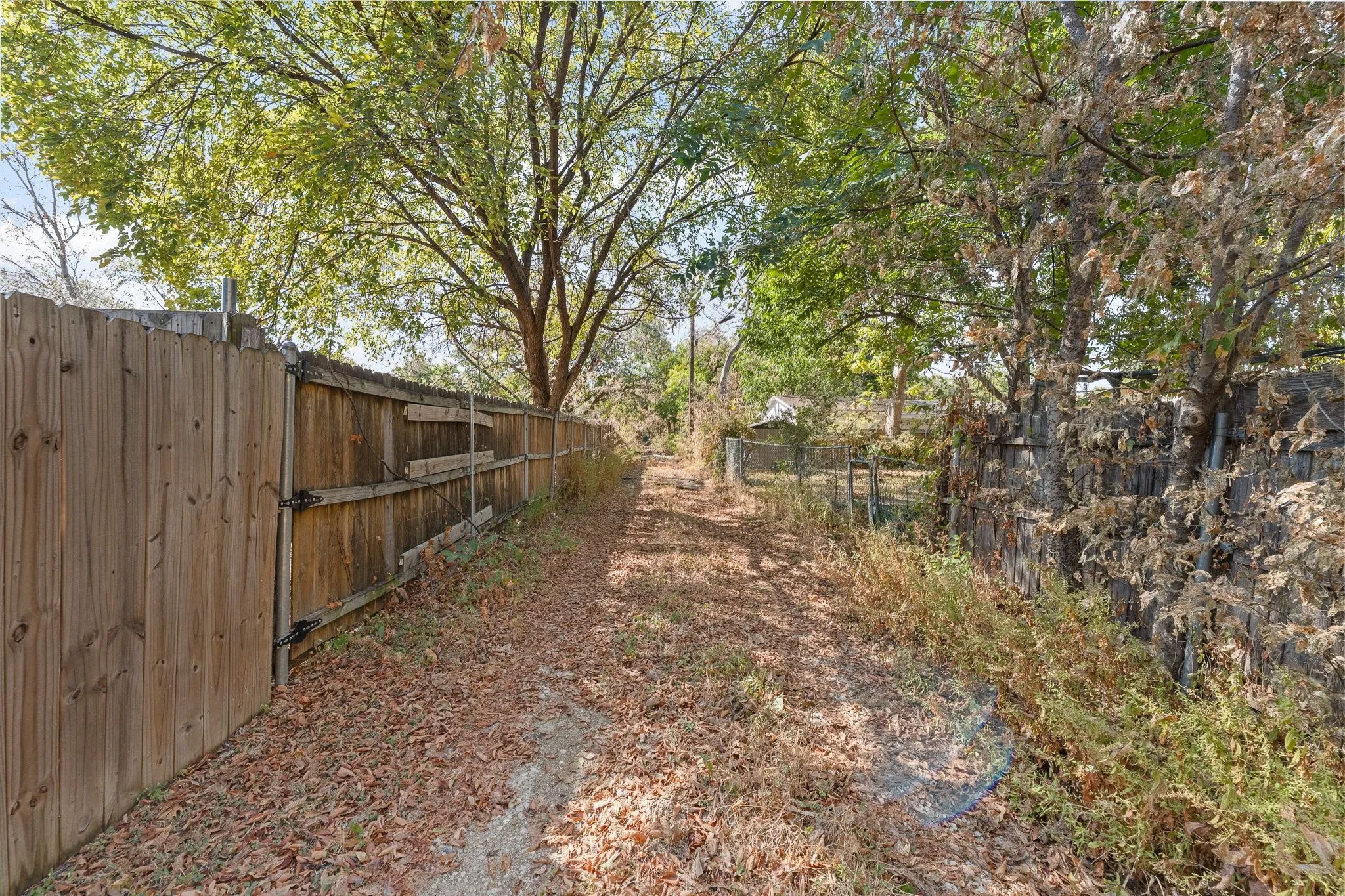 Single Family Residence For Sale in Dallas County , 909 15th Street, Grand Prairie, Texas 75050, 3 Bedroom, 2 Bathroom, Garage spaces, 1,938 Sqft, built in 1956, mls#21392856, Real Estate Agent in Grand Prairie, Homes For Sale in Dallas county, Homes For Sale in Grand Prairie, Realtor in Grand Prairie Texas, Real Estate Brokerage Independent Realty Texas, Luminita Cordes Realtor