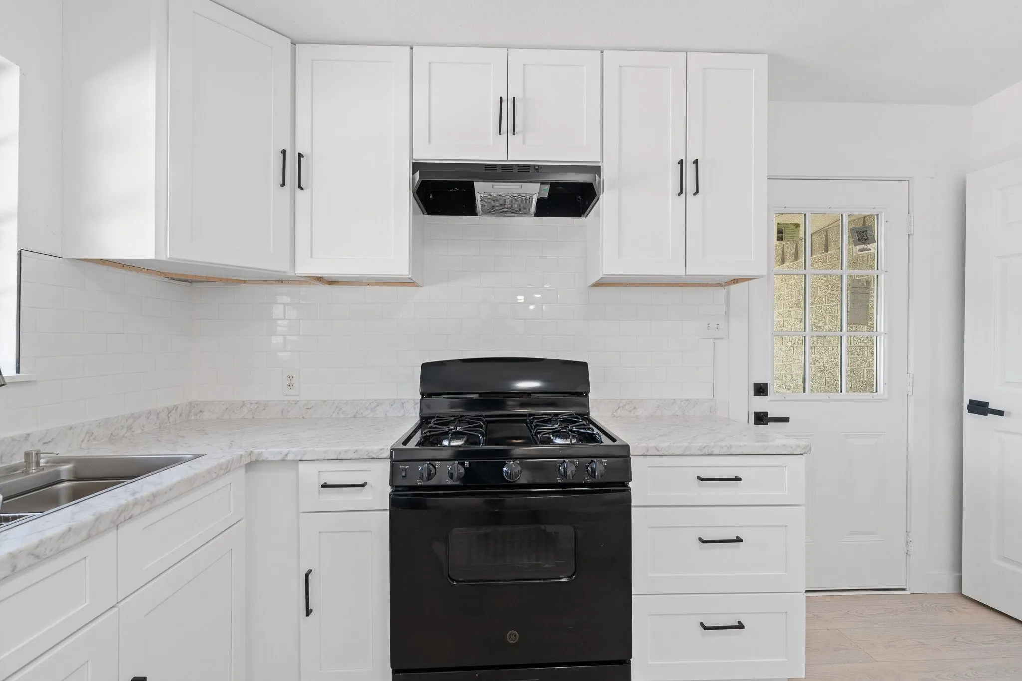 Single Family Residence For Sale in Dallas County , 909 15th Street, Grand Prairie, Texas 75050, 3 Bedroom, 2 Bathroom, Garage spaces, 1,938 Sqft, built in 1956, mls#21392856, Real Estate Agent in Grand Prairie, Homes For Sale in Dallas county, Homes For Sale in Grand Prairie, Realtor in Grand Prairie Texas, Real Estate Brokerage Independent Realty Texas, Luminita Cordes Realtor