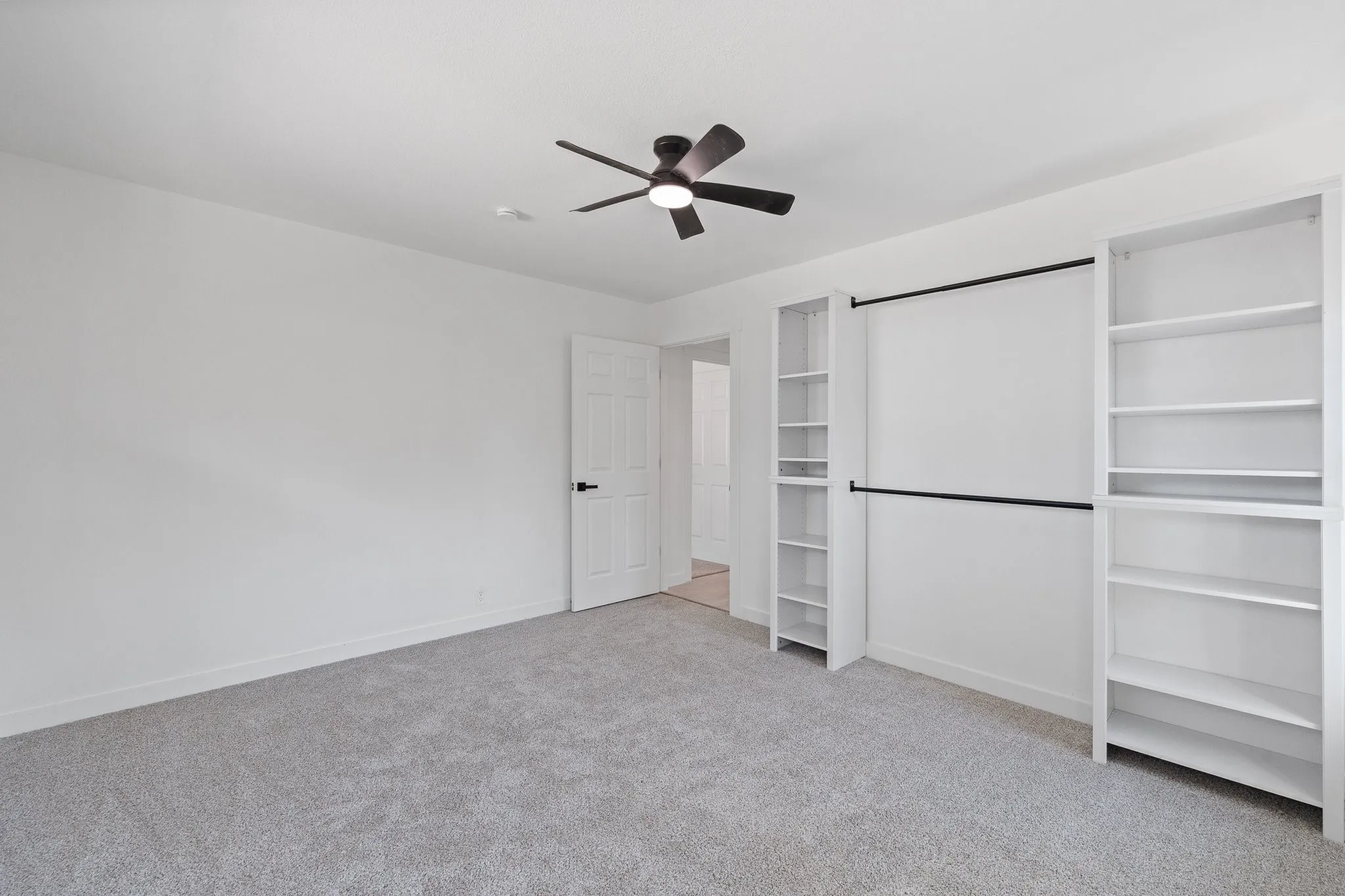 Single Family Residence For Sale in Dallas County , 909 15th Street, Grand Prairie, Texas 75050, 3 Bedroom, 2 Bathroom, Garage spaces, 1,938 Sqft, built in 1956, mls#21392856, Real Estate Agent in Grand Prairie, Homes For Sale in Dallas county, Homes For Sale in Grand Prairie, Realtor in Grand Prairie Texas, Real Estate Brokerage Independent Realty Texas, Luminita Cordes Realtor