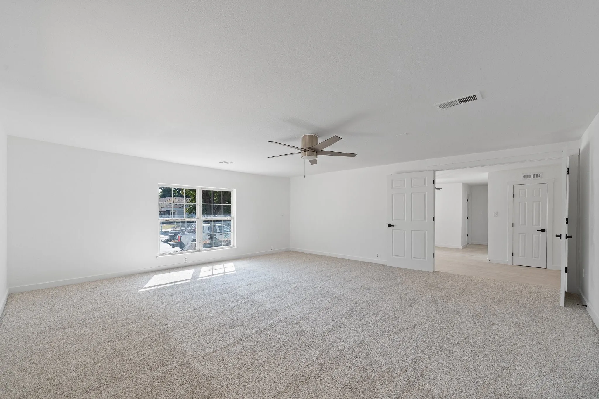 Single Family Residence For Sale in Dallas County , 909 15th Street, Grand Prairie, Texas 75050, 3 Bedroom, 2 Bathroom, Garage spaces, 1,938 Sqft, built in 1956, mls#21392856, Real Estate Agent in Grand Prairie, Homes For Sale in Dallas county, Homes For Sale in Grand Prairie, Realtor in Grand Prairie Texas, Real Estate Brokerage Independent Realty Texas, Luminita Cordes Realtor