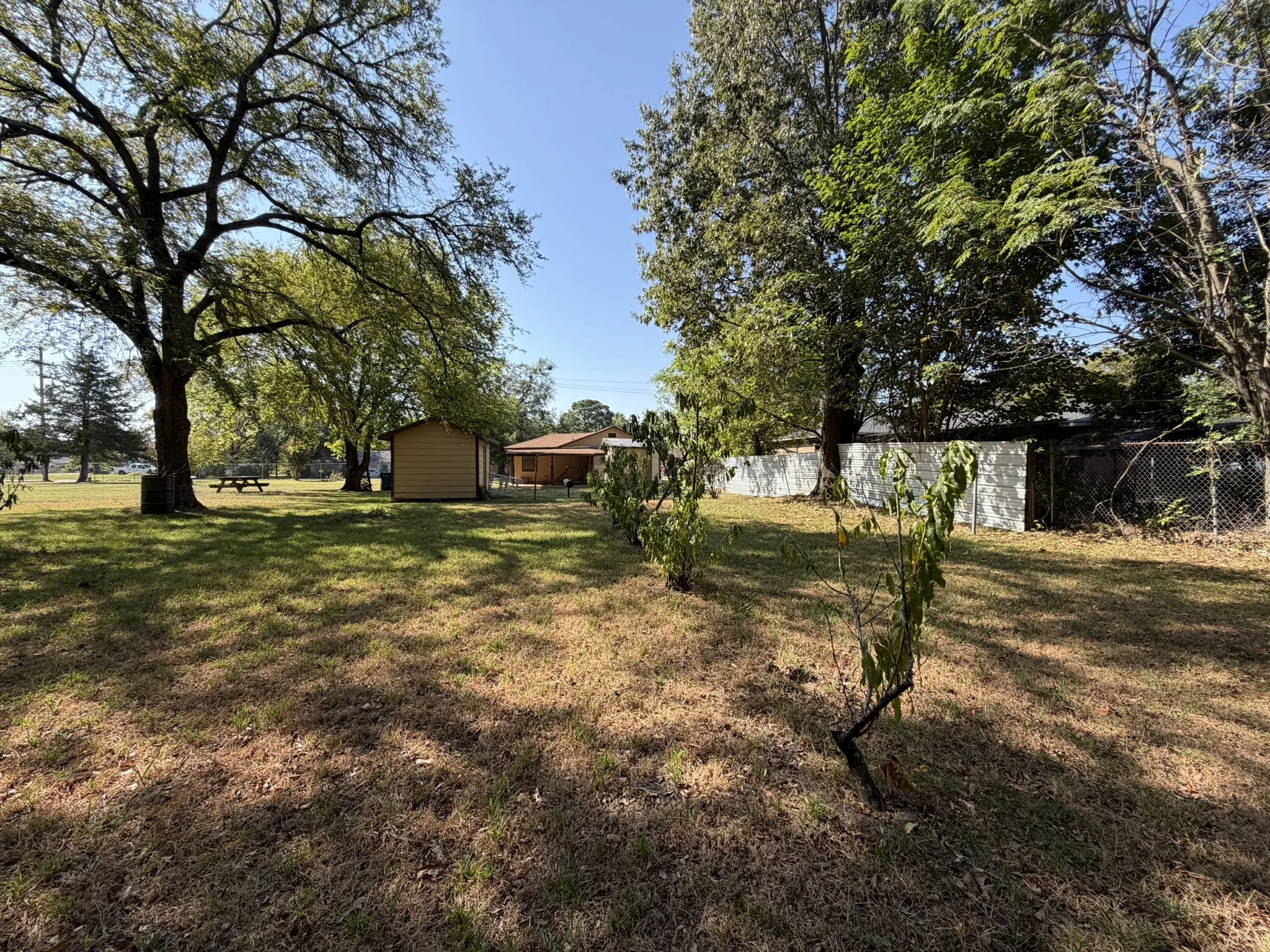 Single Family Residence For Sale in Titus County , 1410 W 9th Street, Mt Pleasant, Texas 75455, 3 Bedroom, 2 Bathroom, Garage spaces, 1,294 Sqft, built in 1953, mls#21393497, Real Estate Agent in Mt Pleasant, Homes For Sale in Titus county, Homes For Sale in Mt Pleasant, Realtor in Mt Pleasant Texas, Real Estate Brokerage Independent Realty Texas, Luminita Cordes Realtor