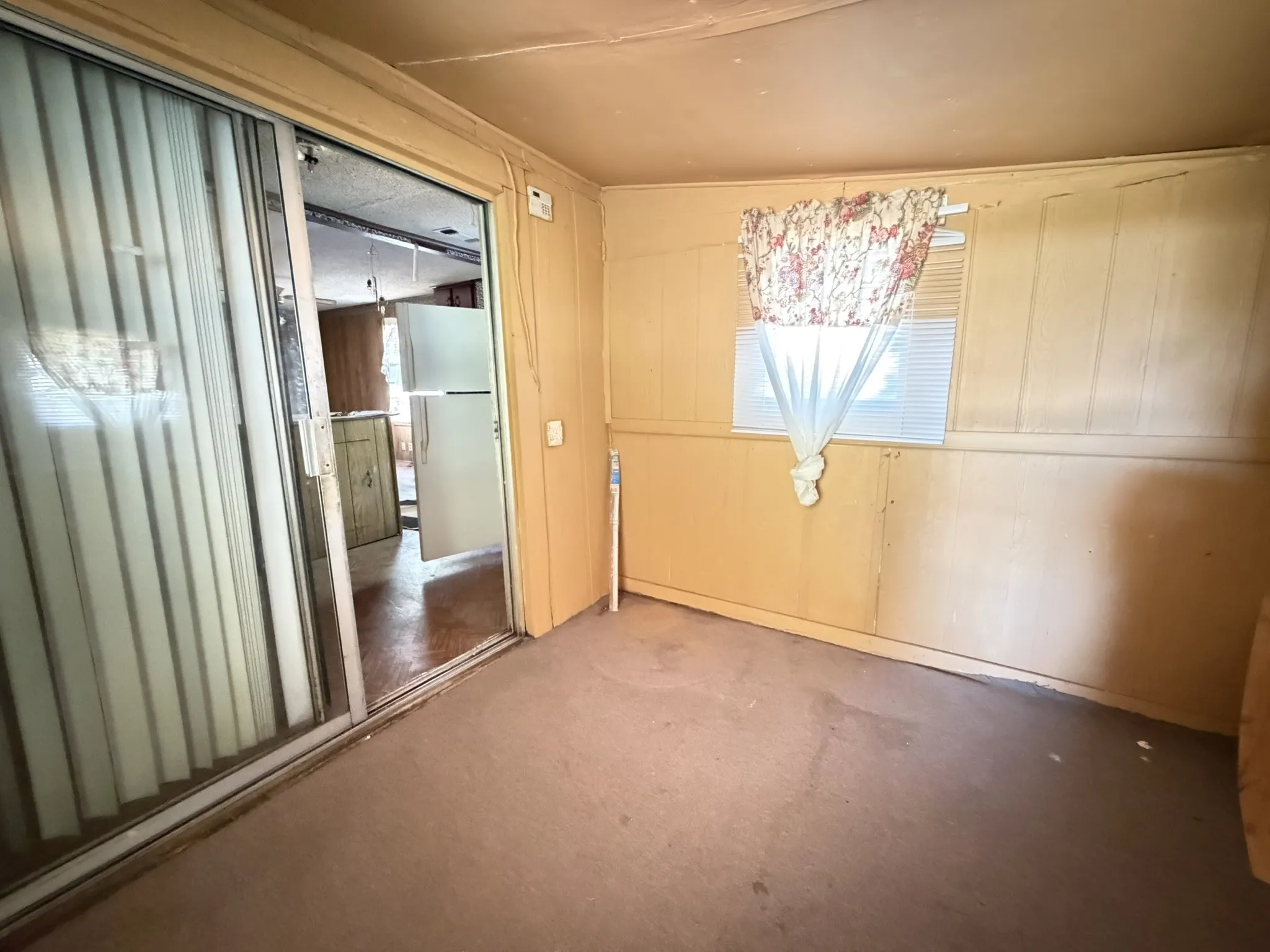 Single Family Residence For Sale in Titus County , 1410 W 9th Street, Mt Pleasant, Texas 75455, 3 Bedroom, 2 Bathroom, Garage spaces, 1,294 Sqft, built in 1953, mls#21393497, Real Estate Agent in Mt Pleasant, Homes For Sale in Titus county, Homes For Sale in Mt Pleasant, Realtor in Mt Pleasant Texas, Real Estate Brokerage Independent Realty Texas, Luminita Cordes Realtor