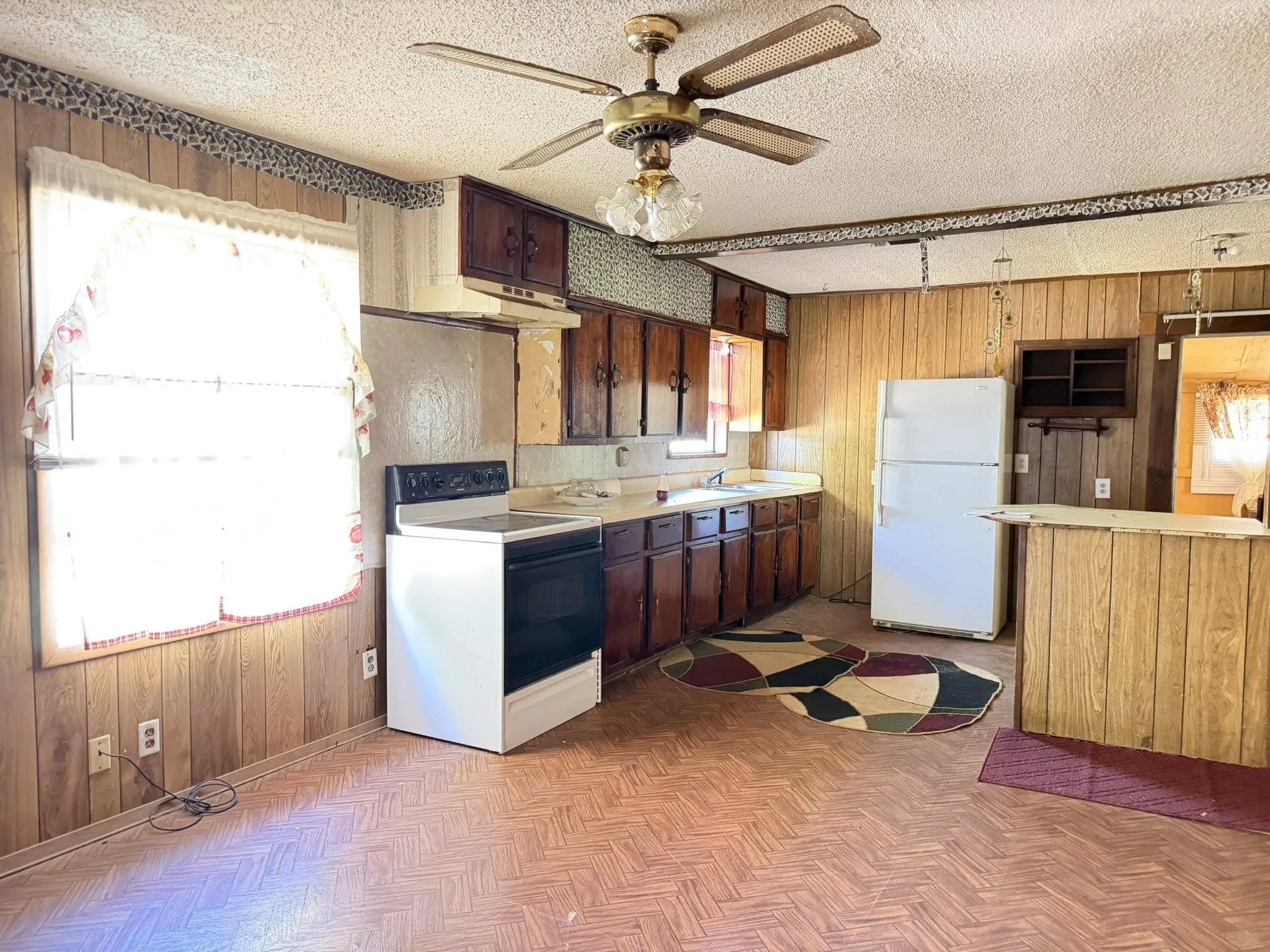 Single Family Residence For Sale in Titus County , 1410 W 9th Street, Mt Pleasant, Texas 75455, 3 Bedroom, 2 Bathroom, Garage spaces, 1,294 Sqft, built in 1953, mls#21393497, Real Estate Agent in Mt Pleasant, Homes For Sale in Titus county, Homes For Sale in Mt Pleasant, Realtor in Mt Pleasant Texas, Real Estate Brokerage Independent Realty Texas, Luminita Cordes Realtor