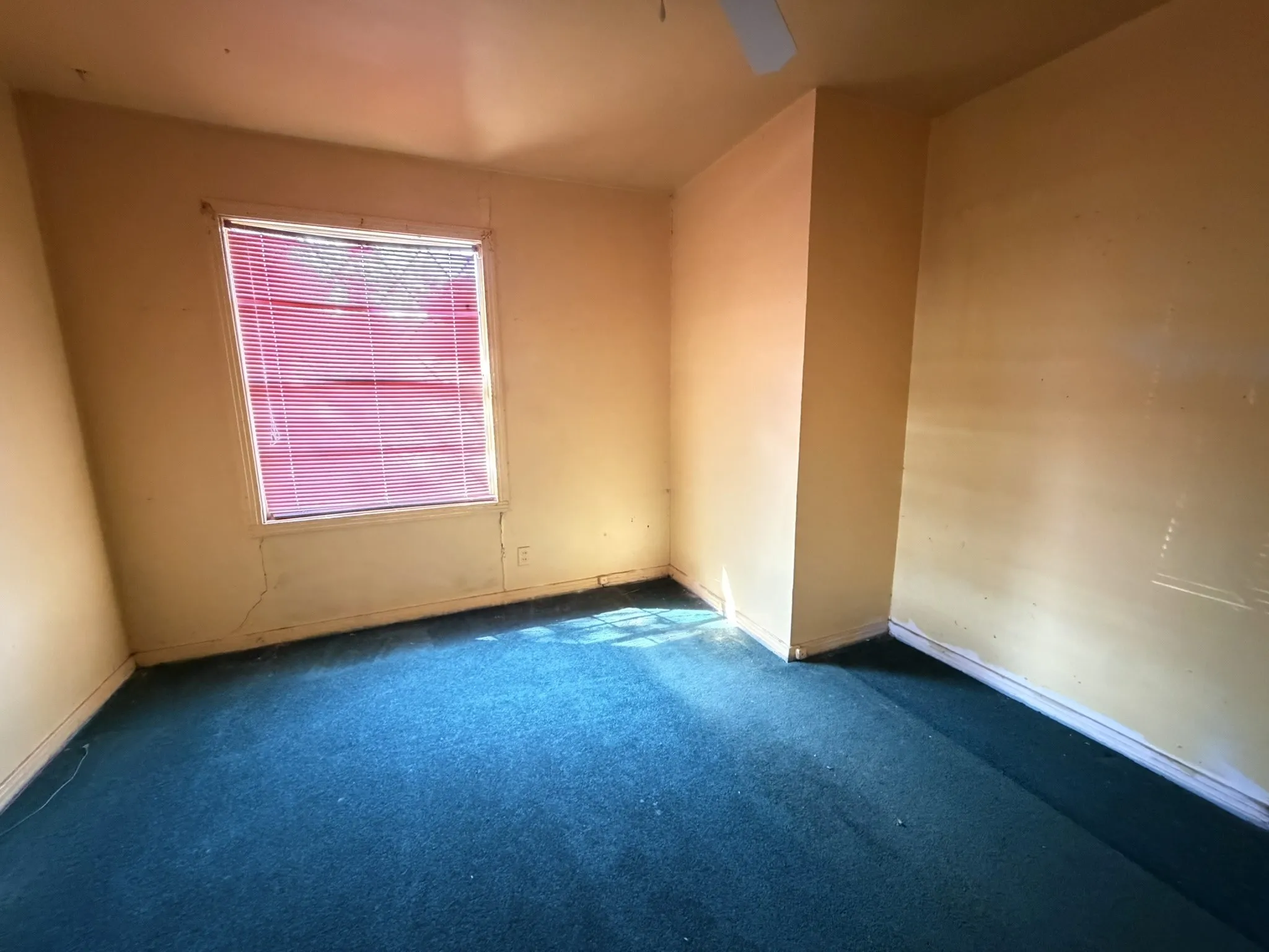 Single Family Residence For Sale in Titus County , 1410 W 9th Street, Mt Pleasant, Texas 75455, 3 Bedroom, 2 Bathroom, Garage spaces, 1,294 Sqft, built in 1953, mls#21393497, Real Estate Agent in Mt Pleasant, Homes For Sale in Titus county, Homes For Sale in Mt Pleasant, Realtor in Mt Pleasant Texas, Real Estate Brokerage Independent Realty Texas, Luminita Cordes Realtor