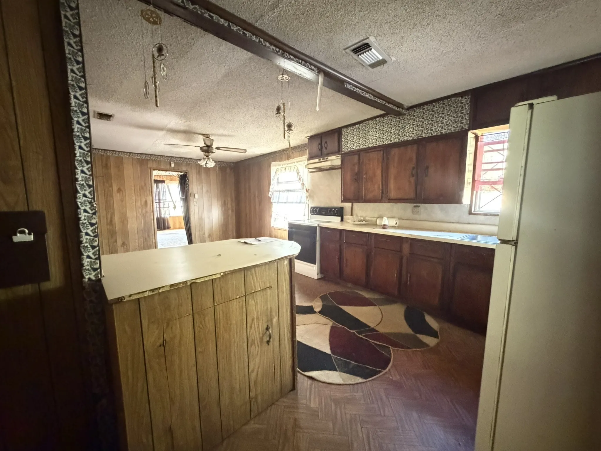 Single Family Residence For Sale in Titus County , 1410 W 9th Street, Mt Pleasant, Texas 75455, 3 Bedroom, 2 Bathroom, Garage spaces, 1,294 Sqft, built in 1953, mls#21393497, Real Estate Agent in Mt Pleasant, Homes For Sale in Titus county, Homes For Sale in Mt Pleasant, Realtor in Mt Pleasant Texas, Real Estate Brokerage Independent Realty Texas, Luminita Cordes Realtor