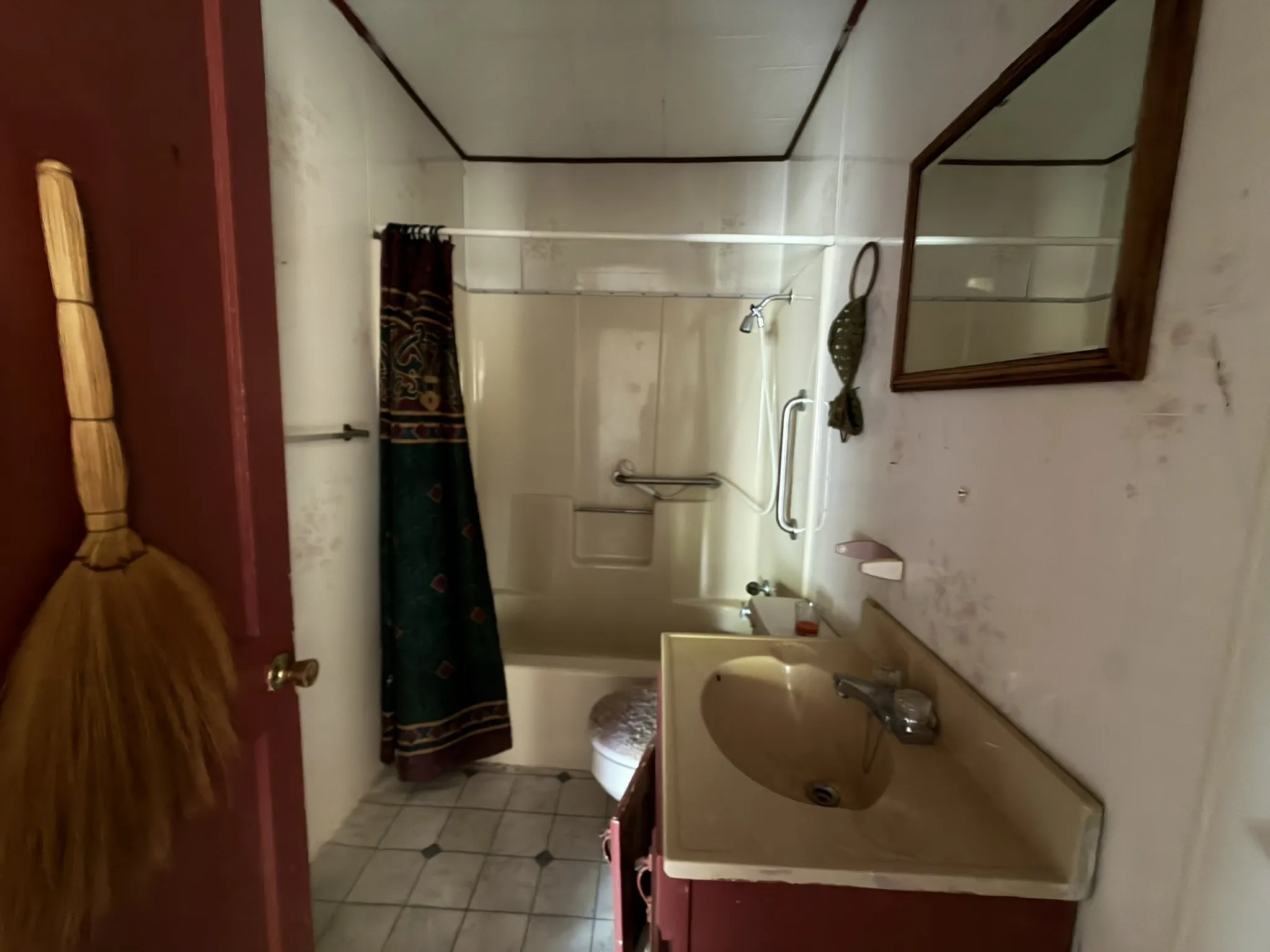 Single Family Residence For Sale in Titus County , 1410 W 9th Street, Mt Pleasant, Texas 75455, 3 Bedroom, 2 Bathroom, Garage spaces, 1,294 Sqft, built in 1953, mls#21393497, Real Estate Agent in Mt Pleasant, Homes For Sale in Titus county, Homes For Sale in Mt Pleasant, Realtor in Mt Pleasant Texas, Real Estate Brokerage Independent Realty Texas, Luminita Cordes Realtor