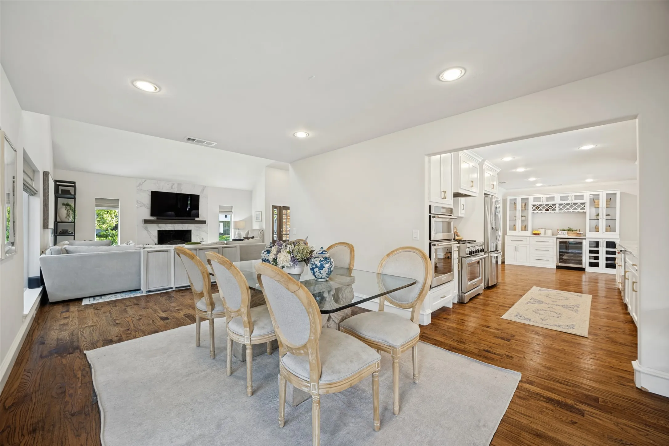 Single Family Residence For Sale in Collin County , 234 Woodcrest Drive, Richardson, Texas 75080, 4 Bedroom, 4 Bathroom, 2 Garage spaces, 3,164 Sqft, built in 1978, mls#21388779, Real Estate Agent in Richardson, Homes For Sale in Collin county, Homes For Sale in Richardson, Realtor in Richardson Texas, Real Estate Brokerage Independent Realty Texas, Luminita Cordes Realtor