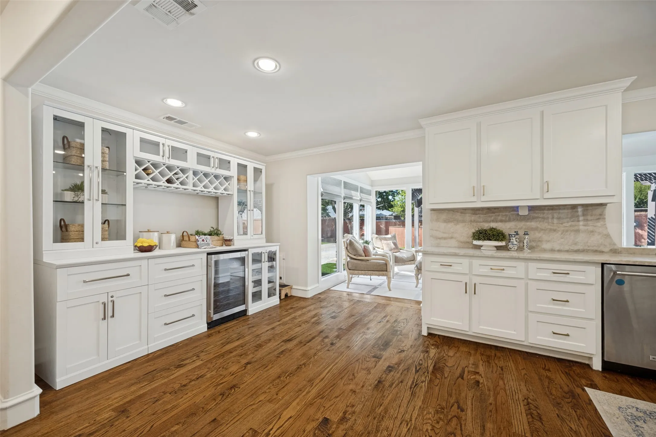 Single Family Residence For Sale in Collin County , 234 Woodcrest Drive, Richardson, Texas 75080, 4 Bedroom, 4 Bathroom, 2 Garage spaces, 3,164 Sqft, built in 1978, mls#21388779, Real Estate Agent in Richardson, Homes For Sale in Collin county, Homes For Sale in Richardson, Realtor in Richardson Texas, Real Estate Brokerage Independent Realty Texas, Luminita Cordes Realtor
