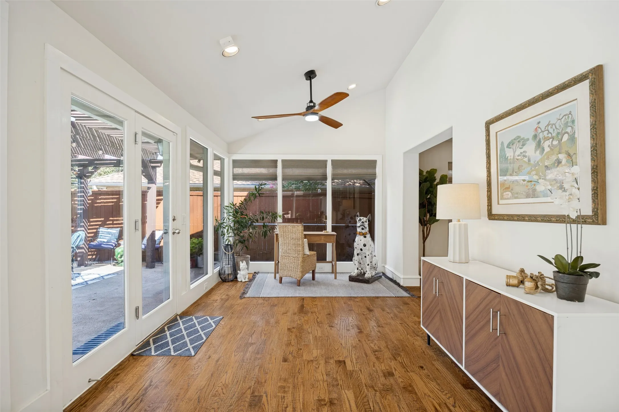 Single Family Residence For Sale in Collin County , 234 Woodcrest Drive, Richardson, Texas 75080, 4 Bedroom, 4 Bathroom, 2 Garage spaces, 3,164 Sqft, built in 1978, mls#21388779, Real Estate Agent in Richardson, Homes For Sale in Collin county, Homes For Sale in Richardson, Realtor in Richardson Texas, Real Estate Brokerage Independent Realty Texas, Luminita Cordes Realtor