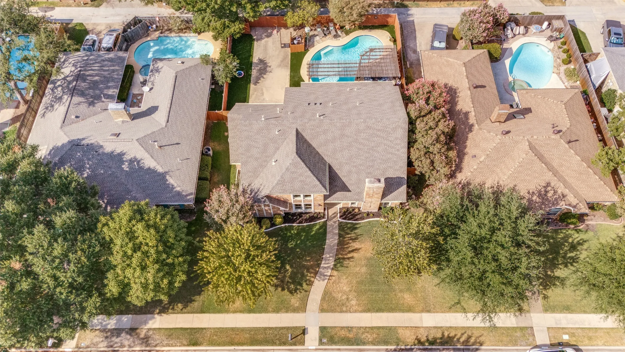 Single Family Residence For Sale in Collin County , 234 Woodcrest Drive, Richardson, Texas 75080, 4 Bedroom, 4 Bathroom, 2 Garage spaces, 3,164 Sqft, built in 1978, mls#21388779, Real Estate Agent in Richardson, Homes For Sale in Collin county, Homes For Sale in Richardson, Realtor in Richardson Texas, Real Estate Brokerage Independent Realty Texas, Luminita Cordes Realtor