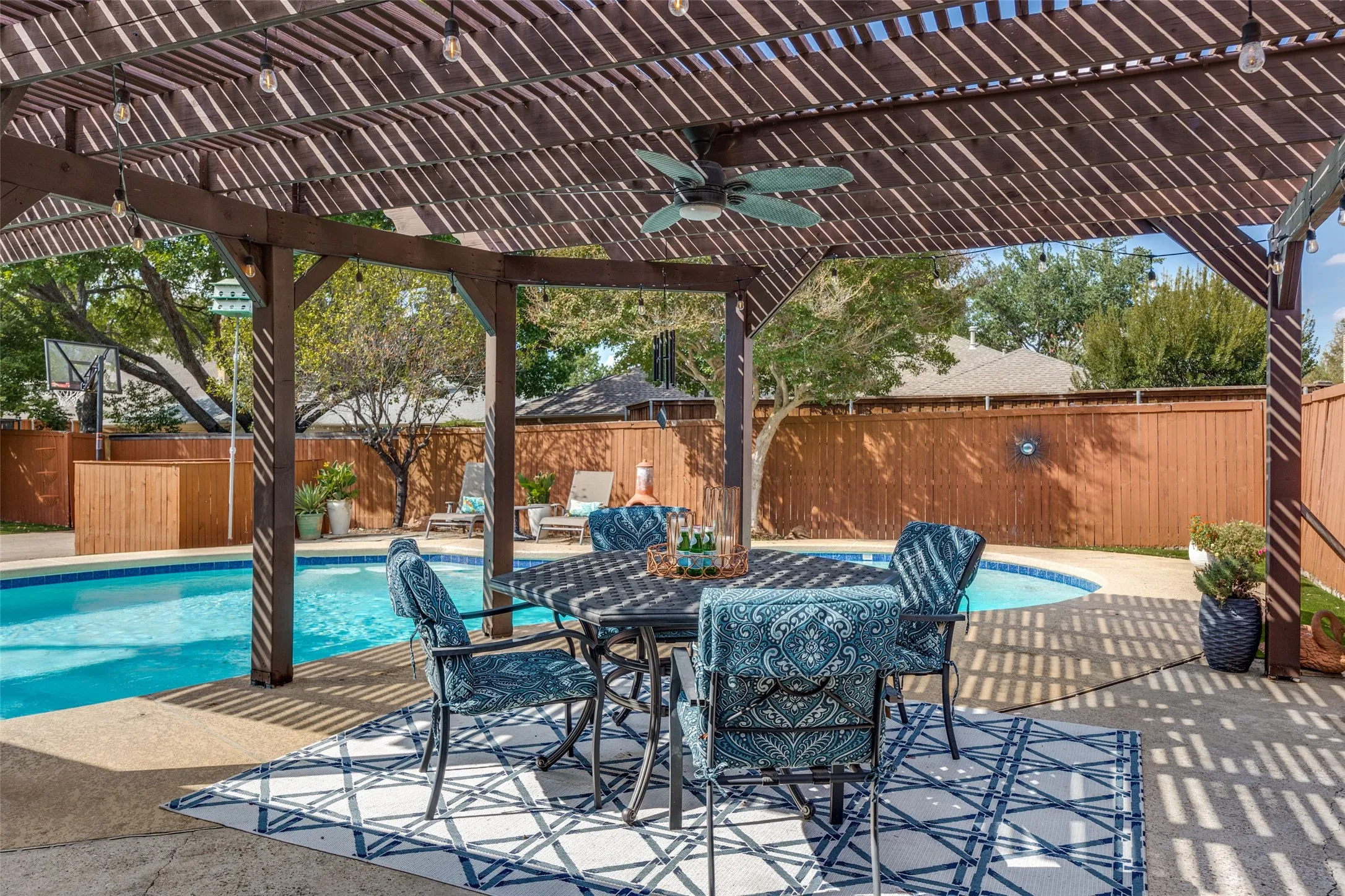 Single Family Residence For Sale in Collin County , 234 Woodcrest Drive, Richardson, Texas 75080, 4 Bedroom, 4 Bathroom, 2 Garage spaces, 3,164 Sqft, built in 1978, mls#21388779, Real Estate Agent in Richardson, Homes For Sale in Collin county, Homes For Sale in Richardson, Realtor in Richardson Texas, Real Estate Brokerage Independent Realty Texas, Luminita Cordes Realtor