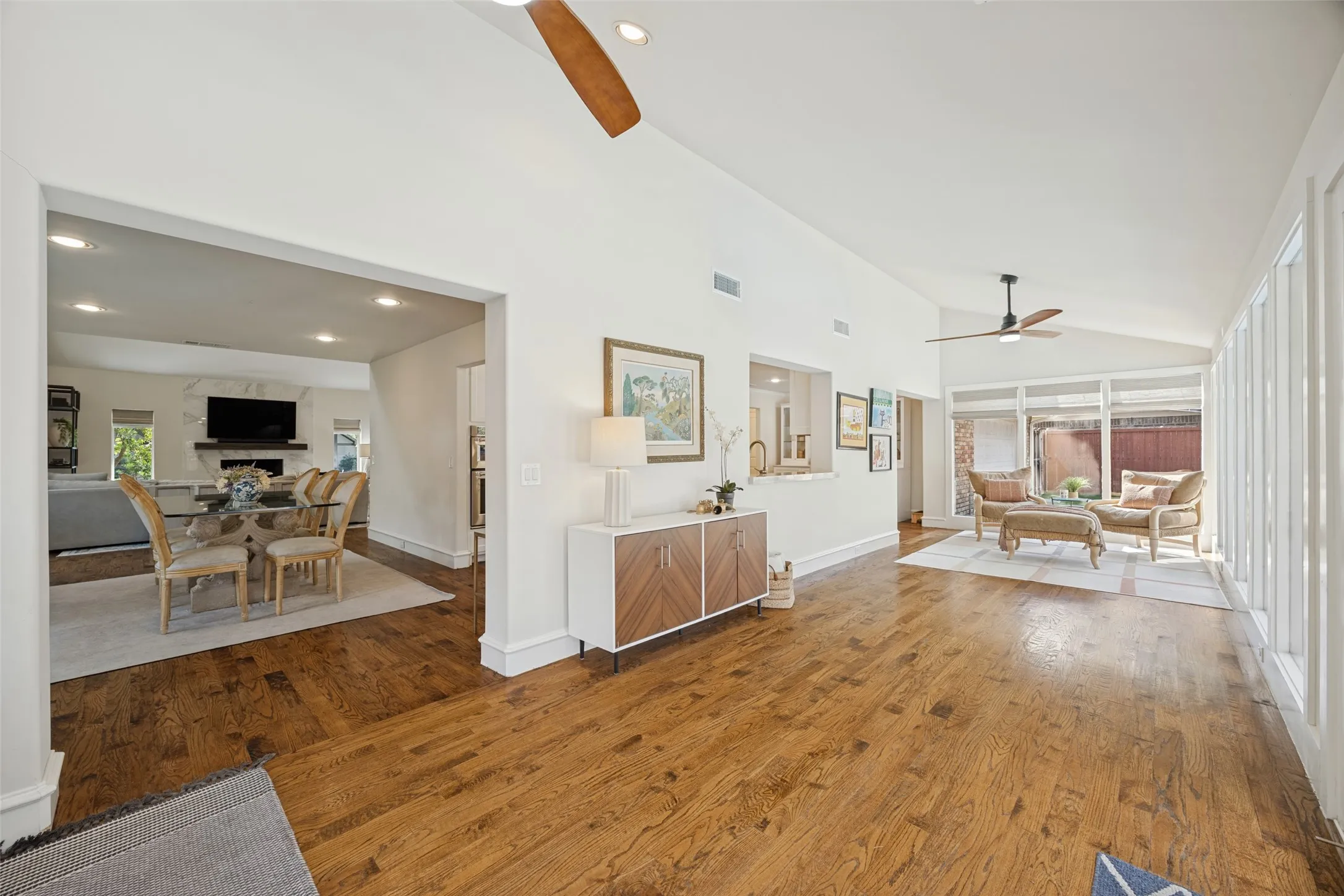 Single Family Residence For Sale in Collin County , 234 Woodcrest Drive, Richardson, Texas 75080, 4 Bedroom, 4 Bathroom, 2 Garage spaces, 3,164 Sqft, built in 1978, mls#21388779, Real Estate Agent in Richardson, Homes For Sale in Collin county, Homes For Sale in Richardson, Realtor in Richardson Texas, Real Estate Brokerage Independent Realty Texas, Luminita Cordes Realtor