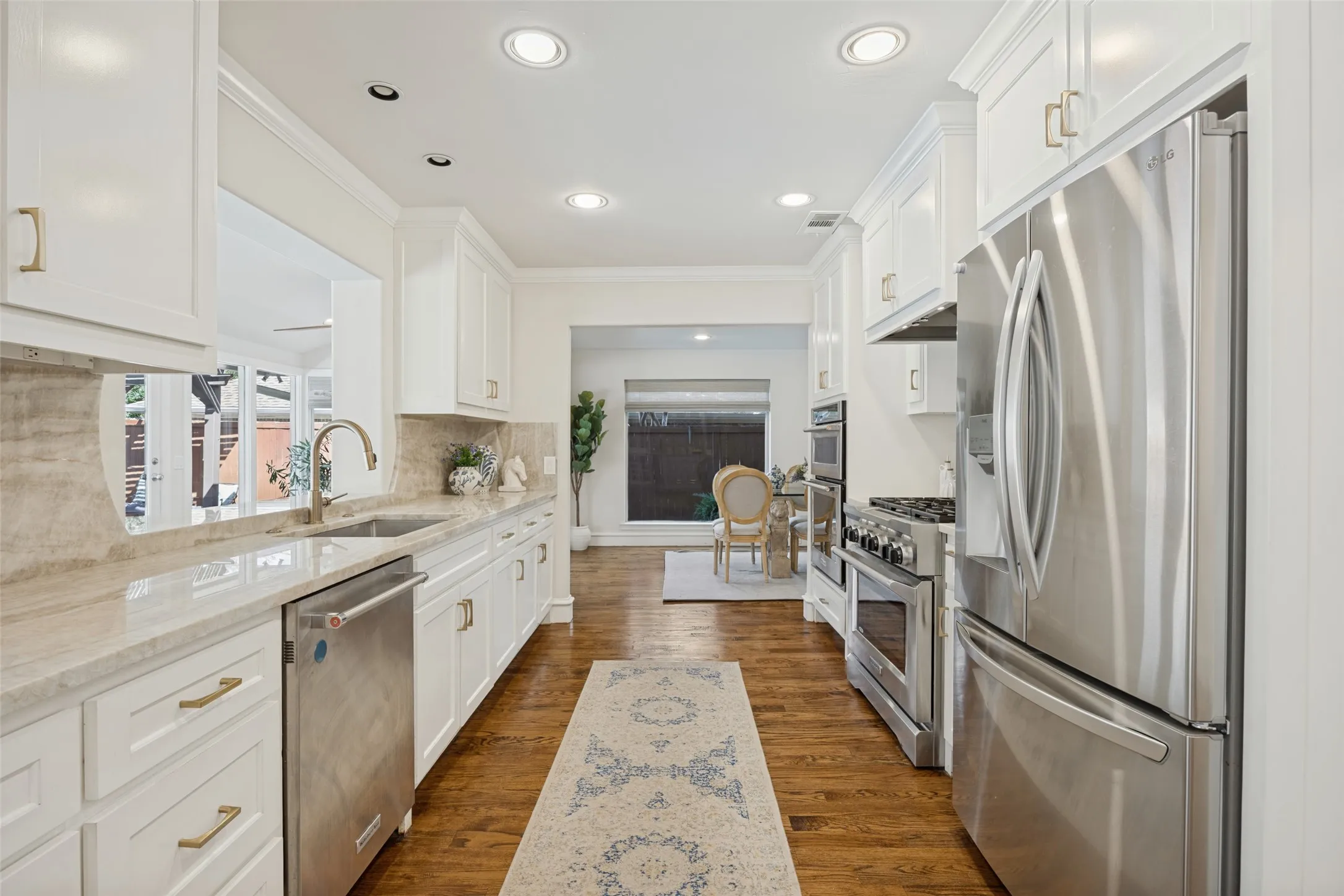 Single Family Residence For Sale in Collin County , 234 Woodcrest Drive, Richardson, Texas 75080, 4 Bedroom, 4 Bathroom, 2 Garage spaces, 3,164 Sqft, built in 1978, mls#21388779, Real Estate Agent in Richardson, Homes For Sale in Collin county, Homes For Sale in Richardson, Realtor in Richardson Texas, Real Estate Brokerage Independent Realty Texas, Luminita Cordes Realtor