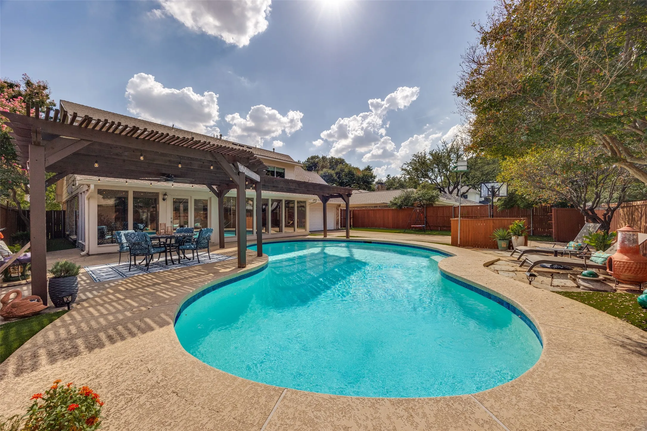 Single Family Residence For Sale in Collin County , 234 Woodcrest Drive, Richardson, Texas 75080, 4 Bedroom, 4 Bathroom, 2 Garage spaces, 3,164 Sqft, built in 1978, mls#21388779, Real Estate Agent in Richardson, Homes For Sale in Collin county, Homes For Sale in Richardson, Realtor in Richardson Texas, Real Estate Brokerage Independent Realty Texas, Luminita Cordes Realtor
