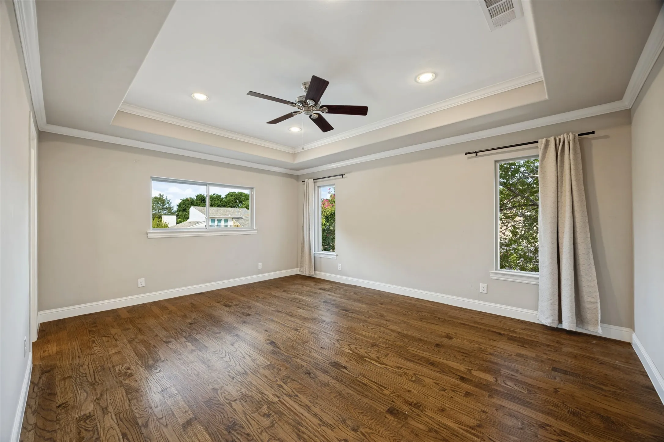 Single Family Residence For Sale in Collin County , 234 Woodcrest Drive, Richardson, Texas 75080, 4 Bedroom, 4 Bathroom, 2 Garage spaces, 3,164 Sqft, built in 1978, mls#21388779, Real Estate Agent in Richardson, Homes For Sale in Collin county, Homes For Sale in Richardson, Realtor in Richardson Texas, Real Estate Brokerage Independent Realty Texas, Luminita Cordes Realtor