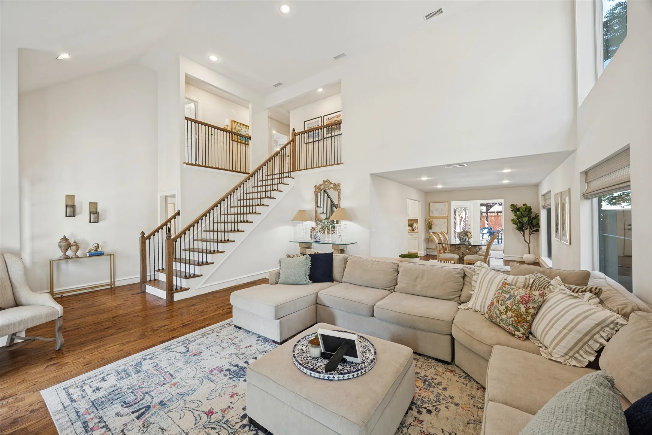 Single Family Residence For Sale in Collin County , 234 Woodcrest Drive, Richardson, Texas 75080, 4 Bedroom, 4 Bathroom, 2 Garage spaces, 3,164 Sqft, built in 1978, mls#21388779, Real Estate Agent in Richardson, Homes For Sale in Collin county, Homes For Sale in Richardson, Realtor in Richardson Texas, Real Estate Brokerage Independent Realty Texas, Luminita Cordes Realtor