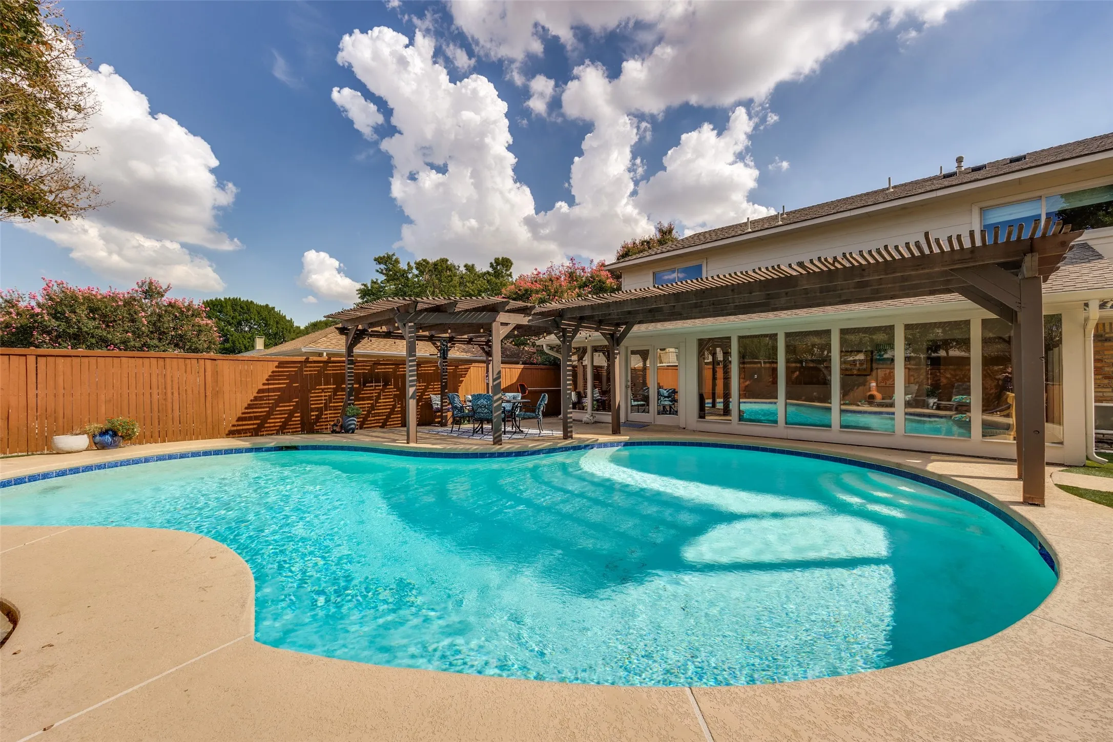Single Family Residence For Sale in Collin County , 234 Woodcrest Drive, Richardson, Texas 75080, 4 Bedroom, 4 Bathroom, 2 Garage spaces, 3,164 Sqft, built in 1978, mls#21388779, Real Estate Agent in Richardson, Homes For Sale in Collin county, Homes For Sale in Richardson, Realtor in Richardson Texas, Real Estate Brokerage Independent Realty Texas, Luminita Cordes Realtor