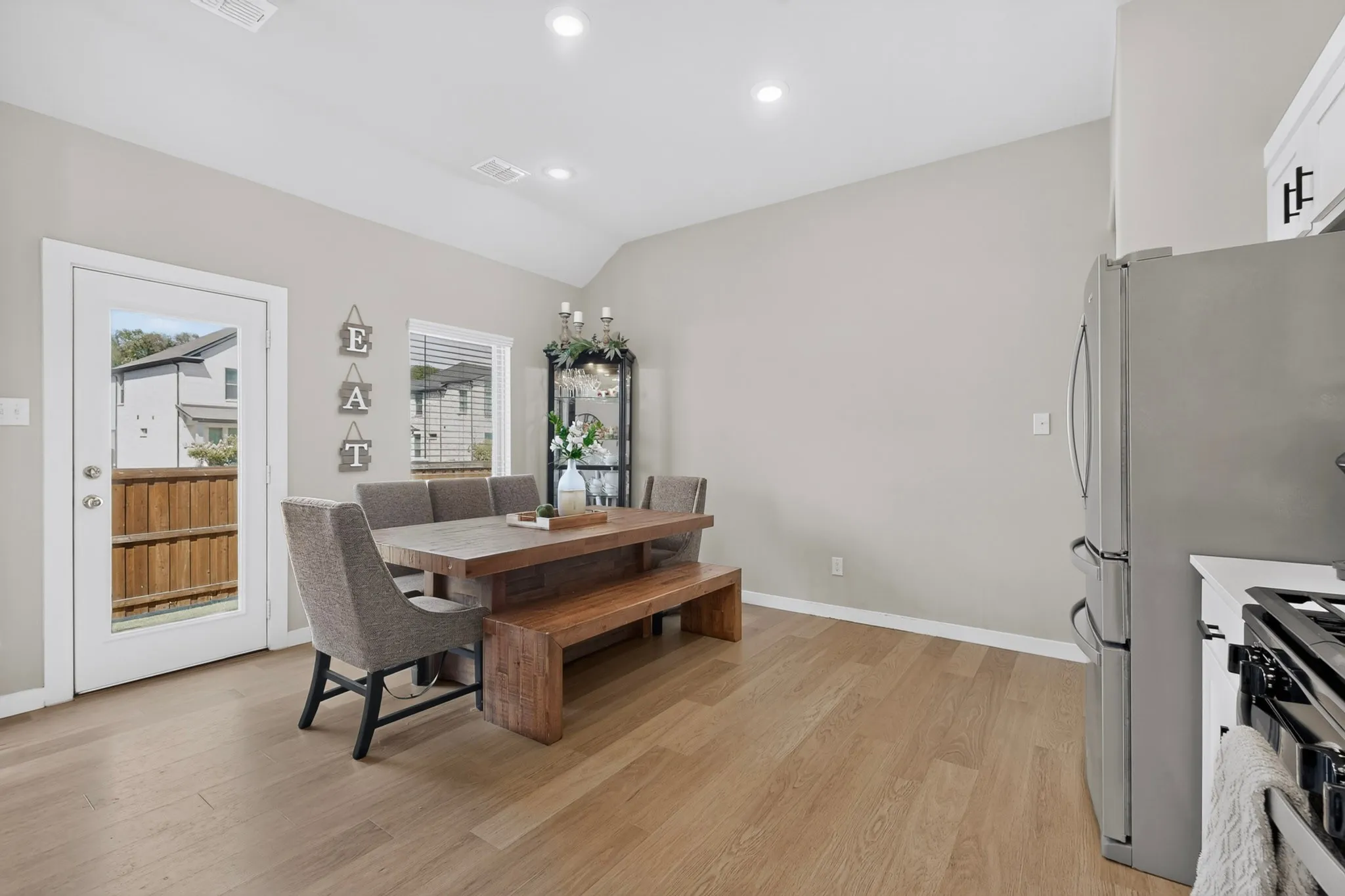 Vaulted ceiling with recessed lighting
