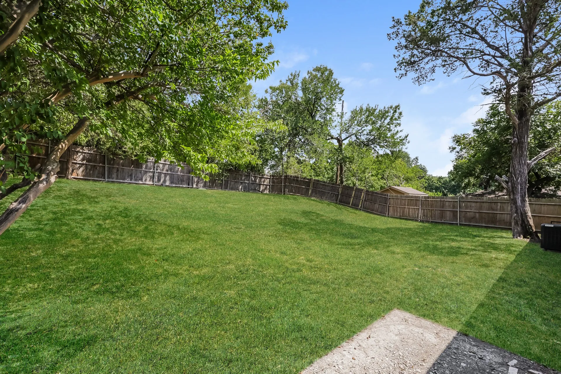 Single Family Residence For Sale in Dallas County , 3110 Nutting Drive, Dallas, Texas 75227, 4 Bedroom, 1 Bathroom, Garage spaces, 1,546 Sqft, built in 1952, mls#21393293, Real Estate Agent in Dallas, Homes For Sale in Dallas county, Homes For Sale in Dallas, Realtor in Dallas Texas, Real Estate Brokerage Independent Realty Texas, Luminita Cordes Realtor