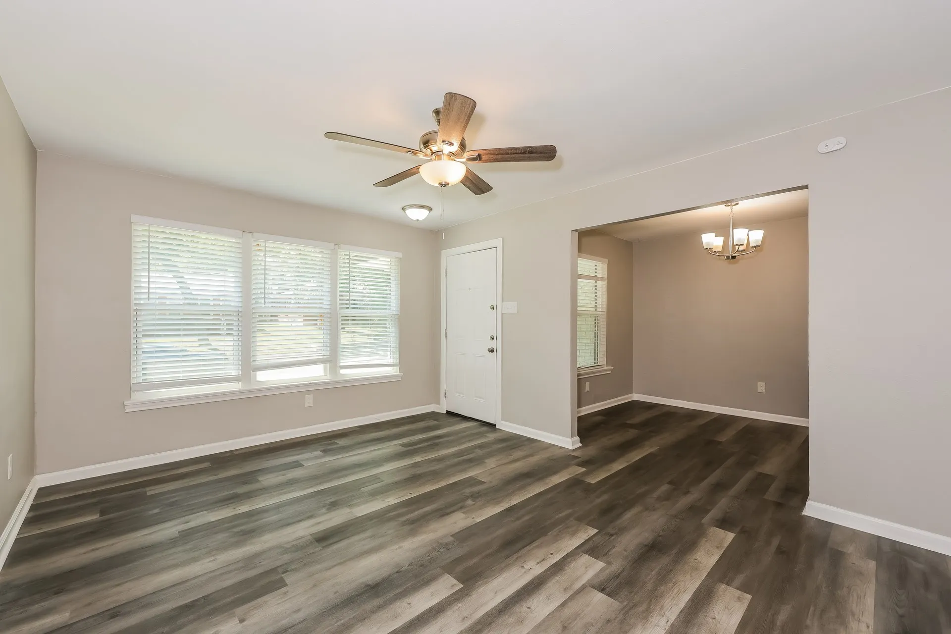 Single Family Residence For Sale in Dallas County , 3110 Nutting Drive, Dallas, Texas 75227, 4 Bedroom, 1 Bathroom, Garage spaces, 1,546 Sqft, built in 1952, mls#21393293, Real Estate Agent in Dallas, Homes For Sale in Dallas county, Homes For Sale in Dallas, Realtor in Dallas Texas, Real Estate Brokerage Independent Realty Texas, Luminita Cordes Realtor