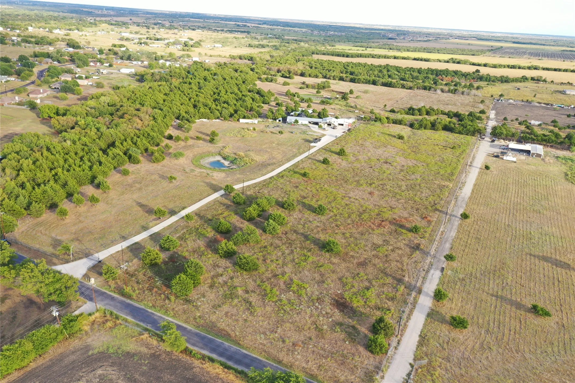Farm For Sale in Ellis County , 480 Farrar, Palmer, Texas 75152, 6 Bedroom, 3 Bathroom, 5 Garage spaces, 1,300 Sqft, built in 2019, mls#21393511, Real Estate Agent in Palmer, Homes For Sale in Ellis county, Homes For Sale in Palmer, Realtor in Palmer Texas, Real Estate Brokerage Independent Realty Texas, Luminita Cordes Realtor