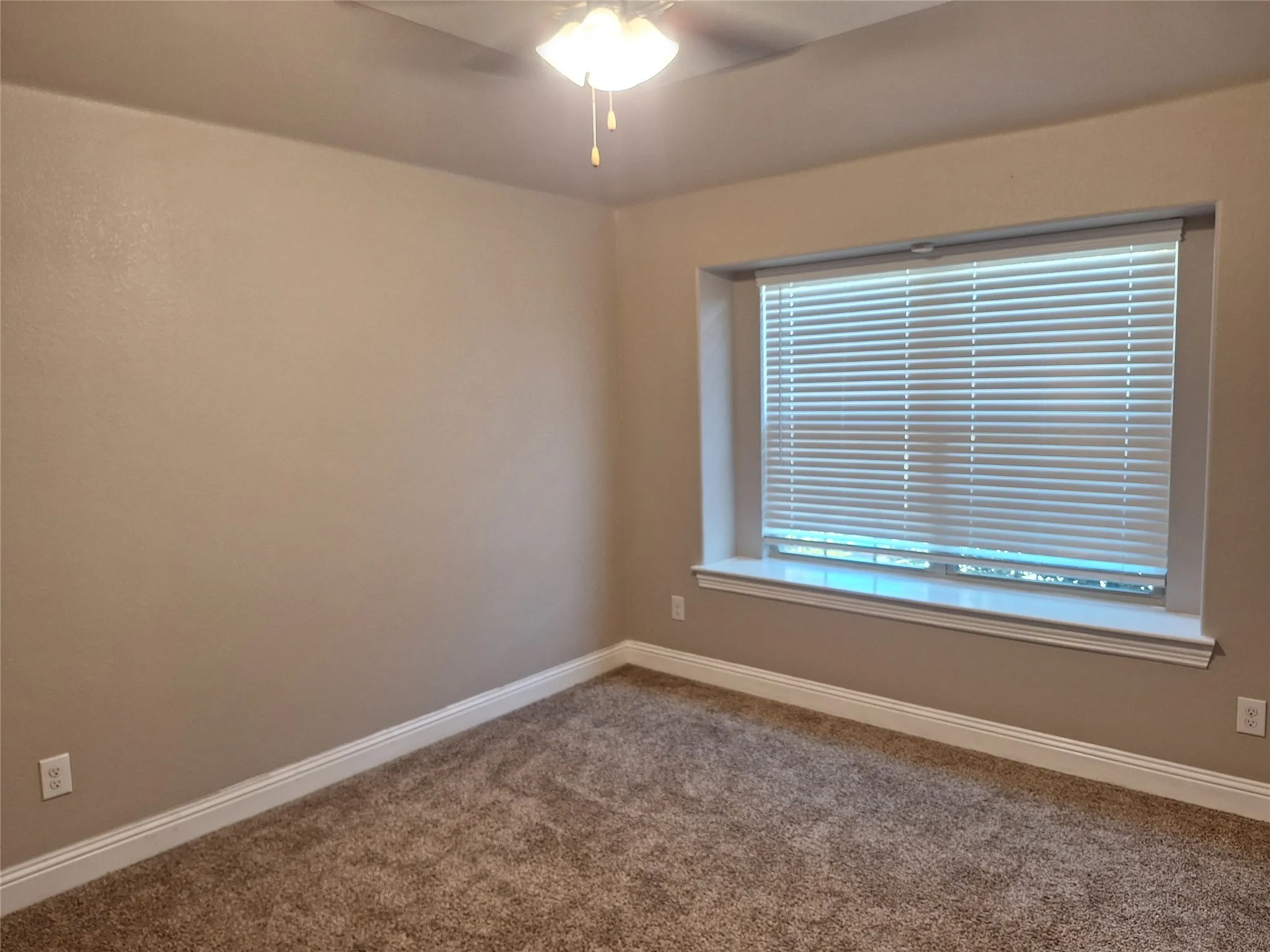 Single Family Residence For Rent in Denton County , 11325 Cobalt Drive, Aubrey, Texas 76227, 3 Bedroom, 2 Bathroom, 2 Garage spaces, 1,684 Sqft, built in 2019, mls#21393513, Real Estate Agent in Aubrey, Homes For Rent in Denton county, Homes For Rent in Aubrey, Realtor in Aubrey Texas, Real Estate Brokerage Independent Realty Texas, Luminita Cordes Realtor