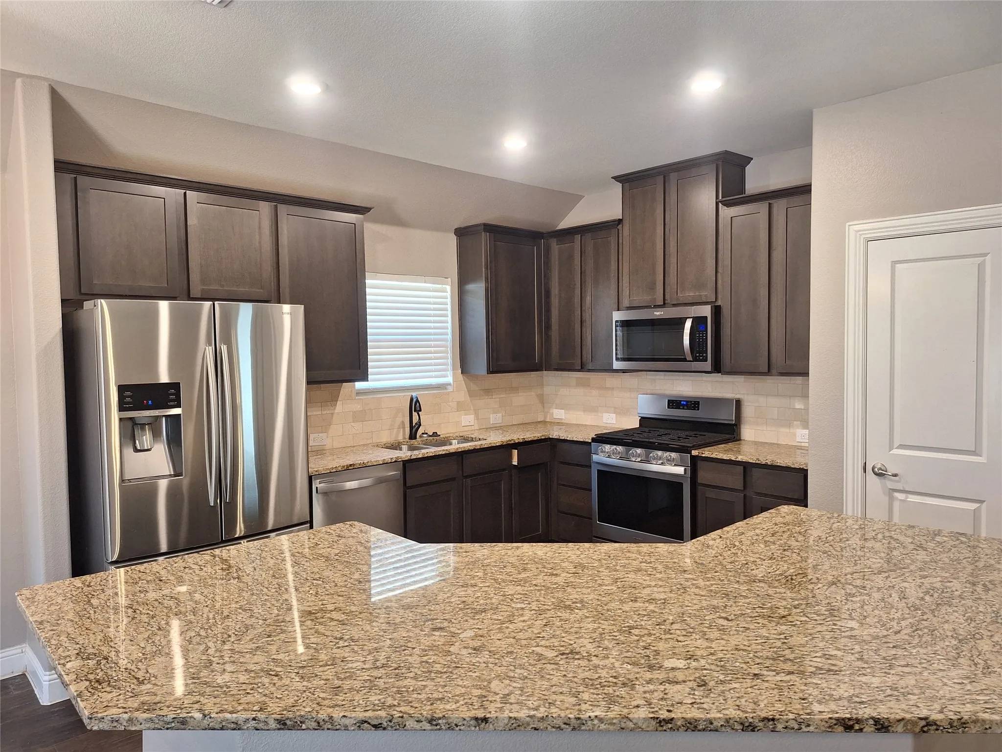 Single Family Residence For Rent in Denton County , 11325 Cobalt Drive, Aubrey, Texas 76227, 3 Bedroom, 2 Bathroom, 2 Garage spaces, 1,684 Sqft, built in 2019, mls#21393513, Real Estate Agent in Aubrey, Homes For Rent in Denton county, Homes For Rent in Aubrey, Realtor in Aubrey Texas, Real Estate Brokerage Independent Realty Texas, Luminita Cordes Realtor