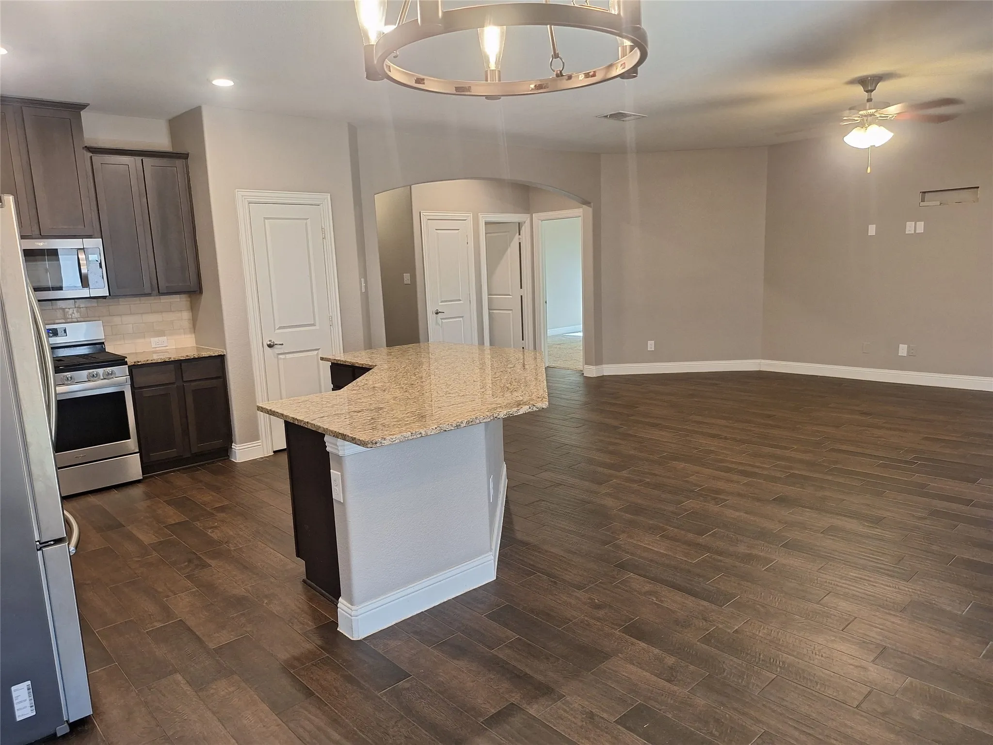Single Family Residence For Rent in Denton County , 11325 Cobalt Drive, Aubrey, Texas 76227, 3 Bedroom, 2 Bathroom, 2 Garage spaces, 1,684 Sqft, built in 2019, mls#21393513, Real Estate Agent in Aubrey, Homes For Rent in Denton county, Homes For Rent in Aubrey, Realtor in Aubrey Texas, Real Estate Brokerage Independent Realty Texas, Luminita Cordes Realtor